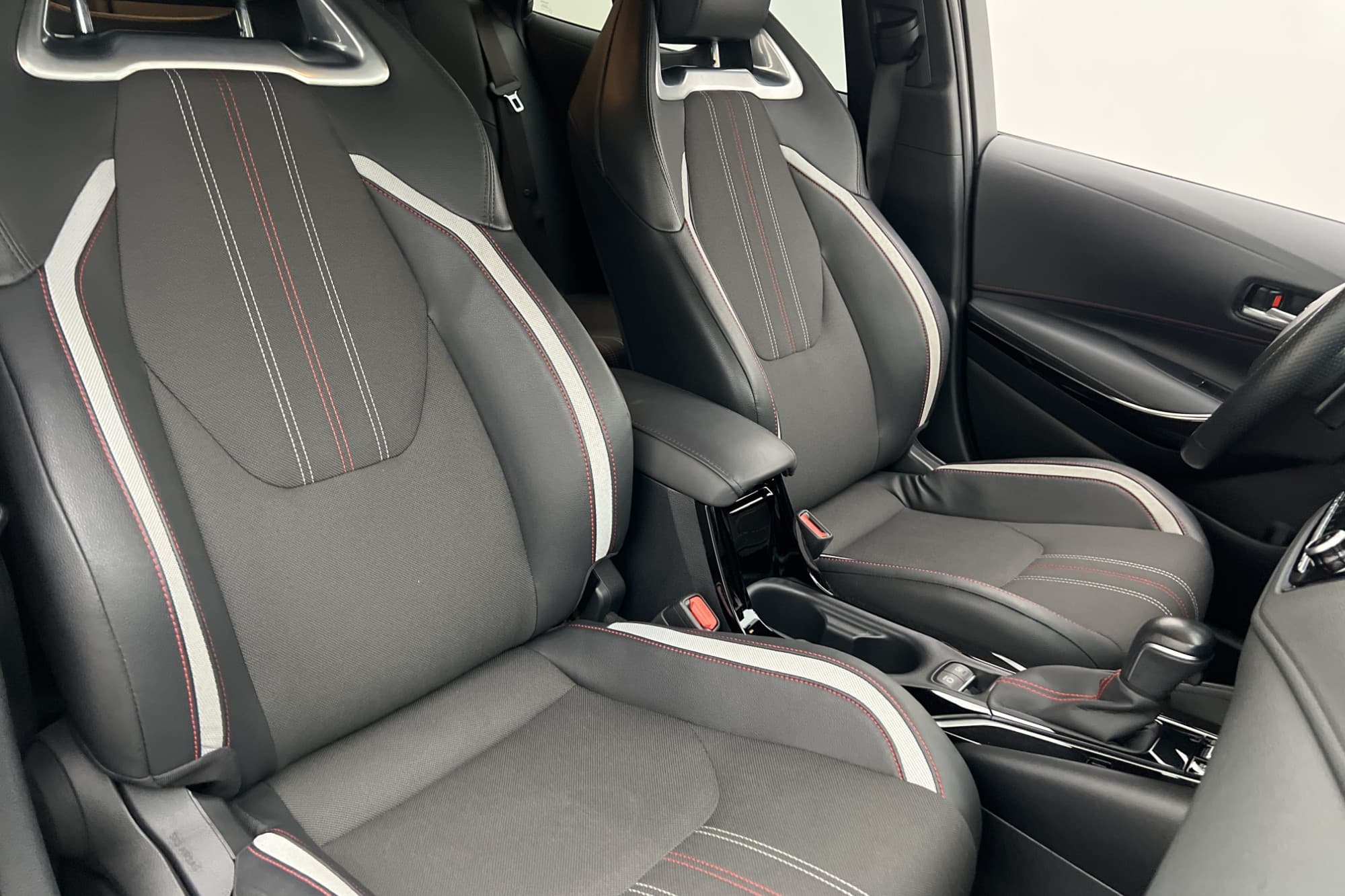 Toyota Corolla TS Hybrid 184hk GR Sport Kamera Keyless