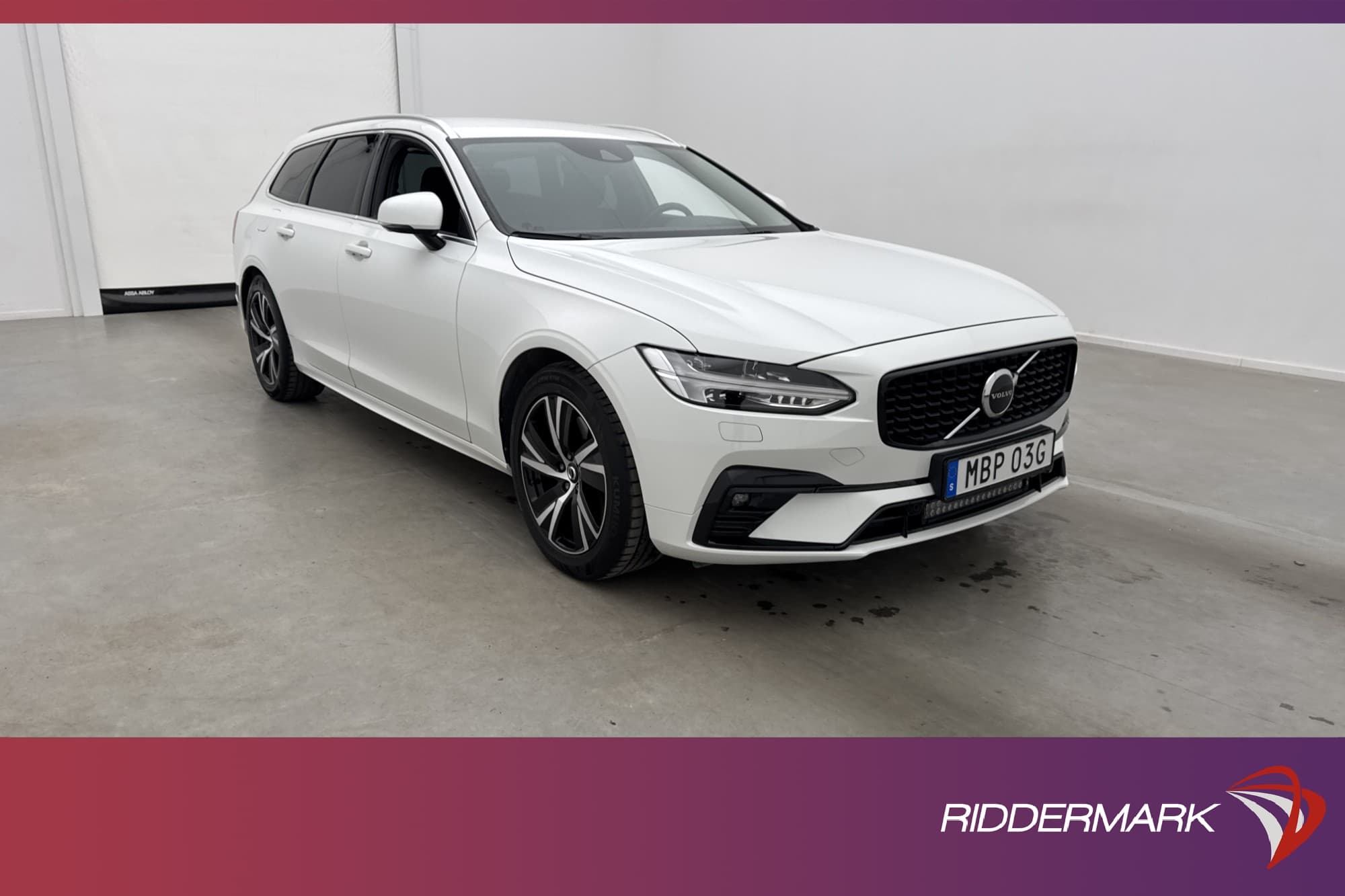 Volvo V90 B4 197hk Advanced VOC Värmare Kamera Keyless Drag
