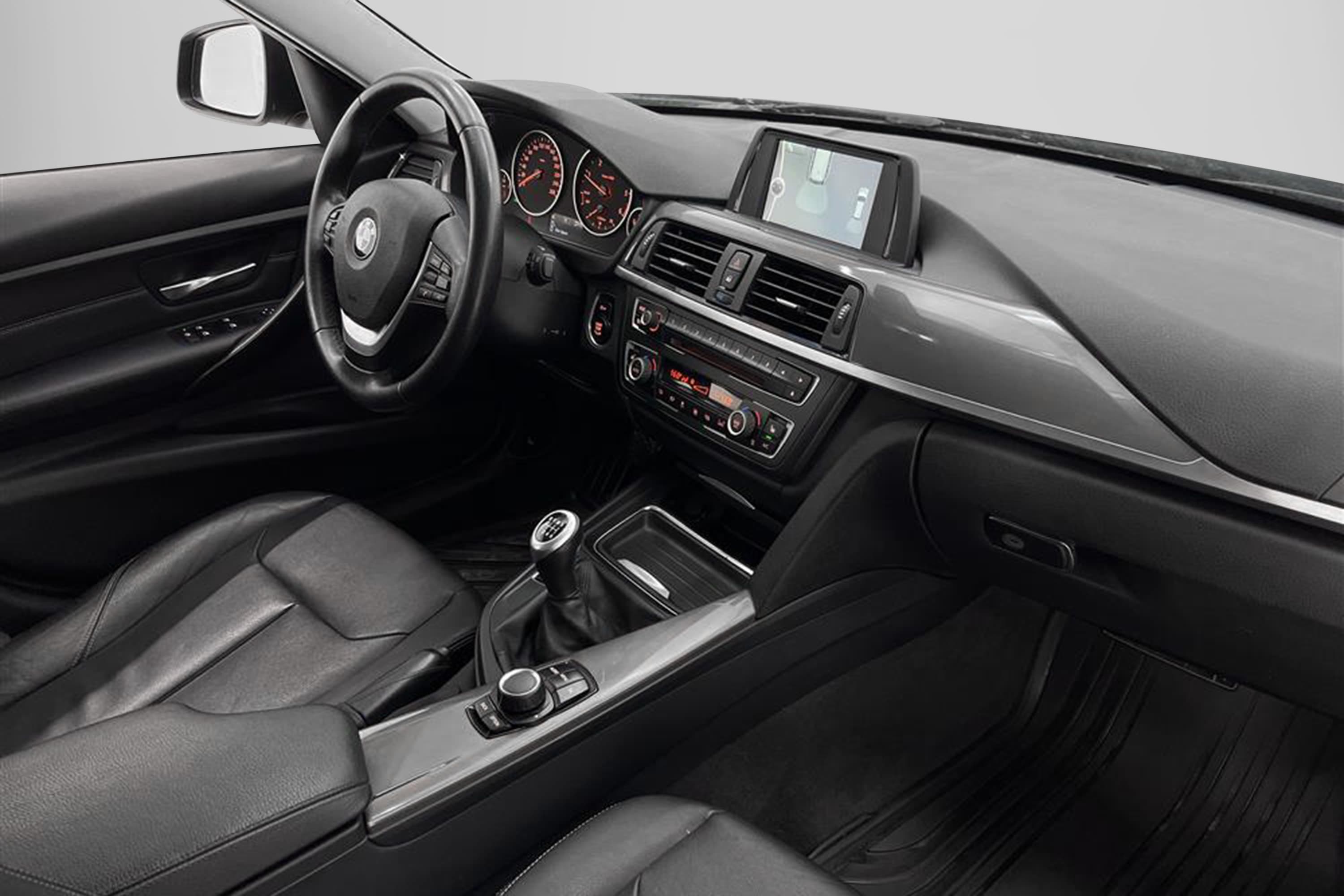 BMW 320 d xDrive Modern Line Motorvärmare Drag Keyless Skinninteriör