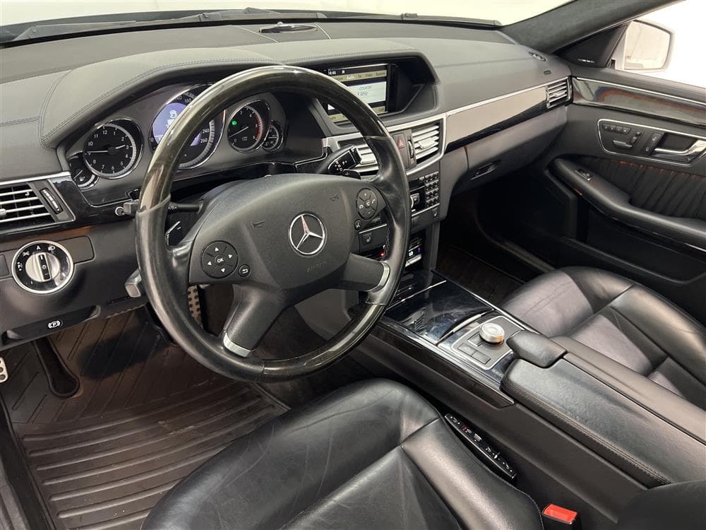 Mercedes-Benz E AMG Exclusive Kamera Pano H/K Keyless Naviinteriör