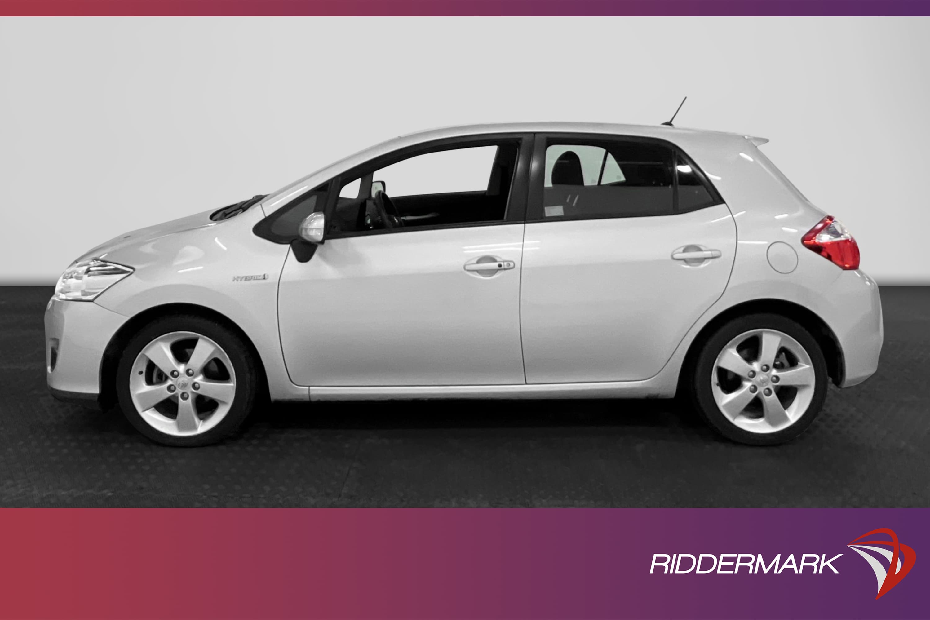 Toyota Auris Hybrid 