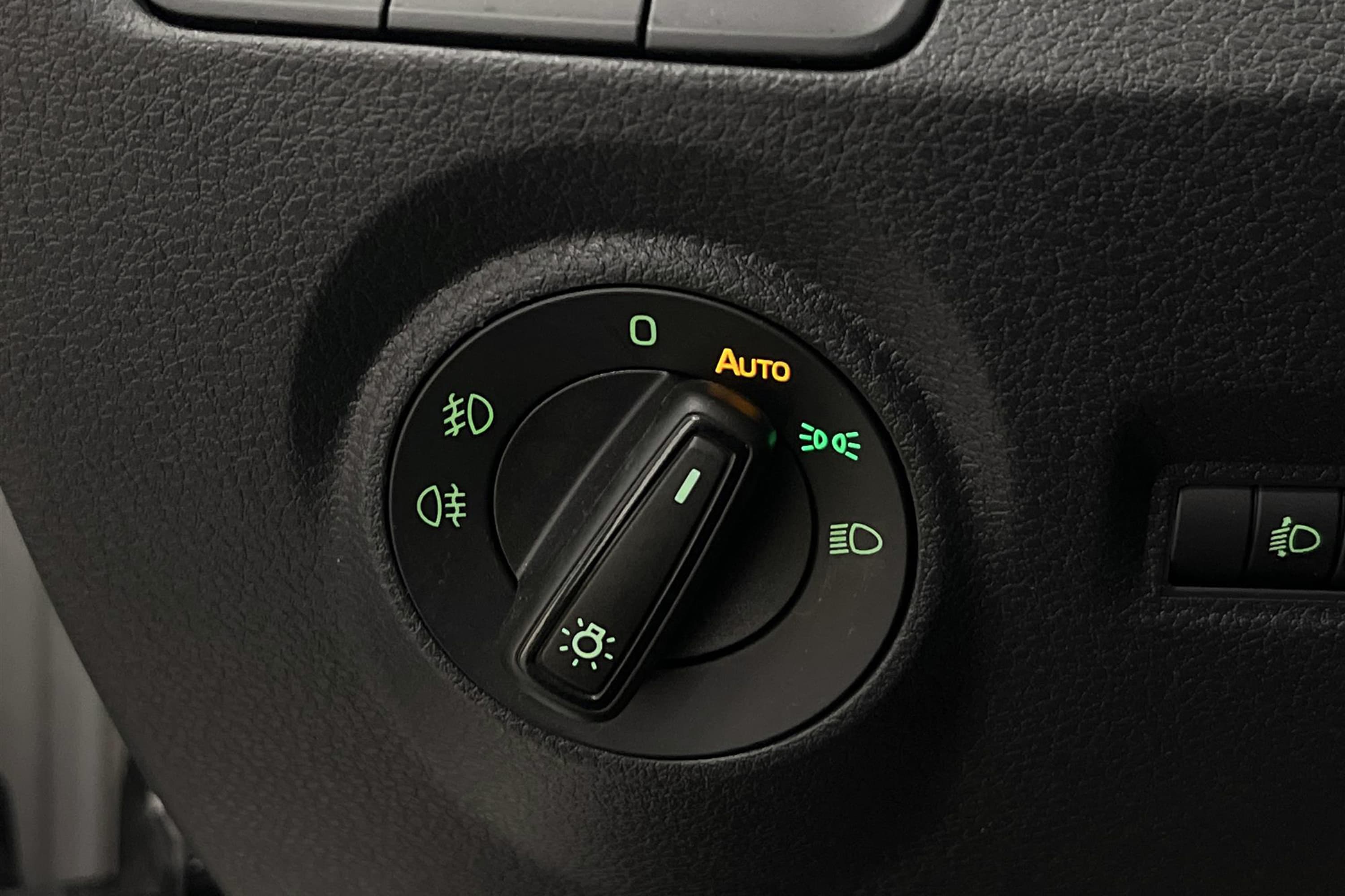 Skoda Fabia 1.2 TSI 90hk Låg Skatt P-Sensor  0,40L/mil