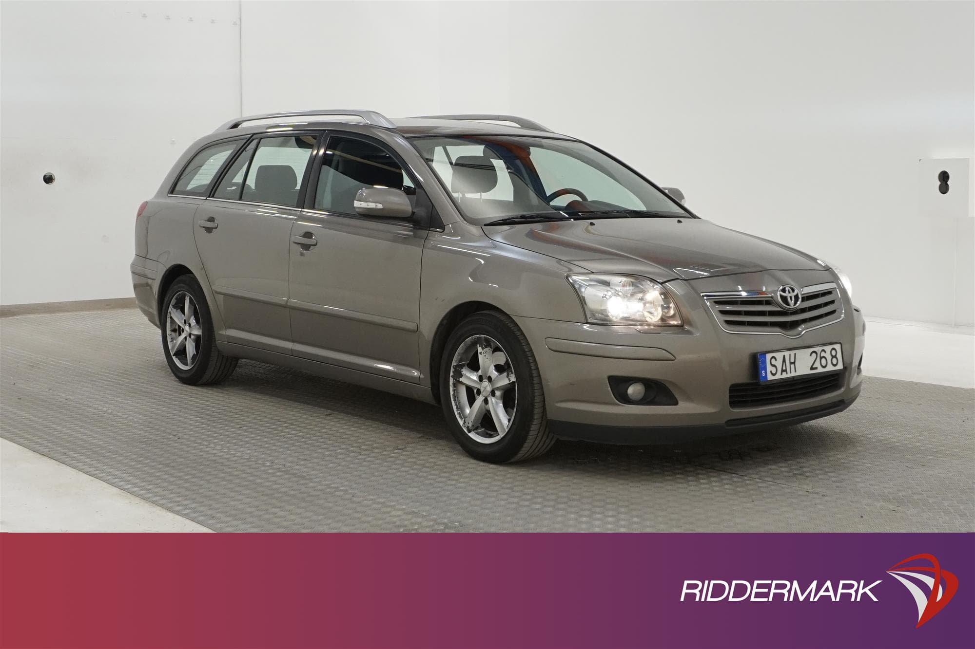 Toyota Avensis Kombi 2.0 147hk 2 Brukare Välservad