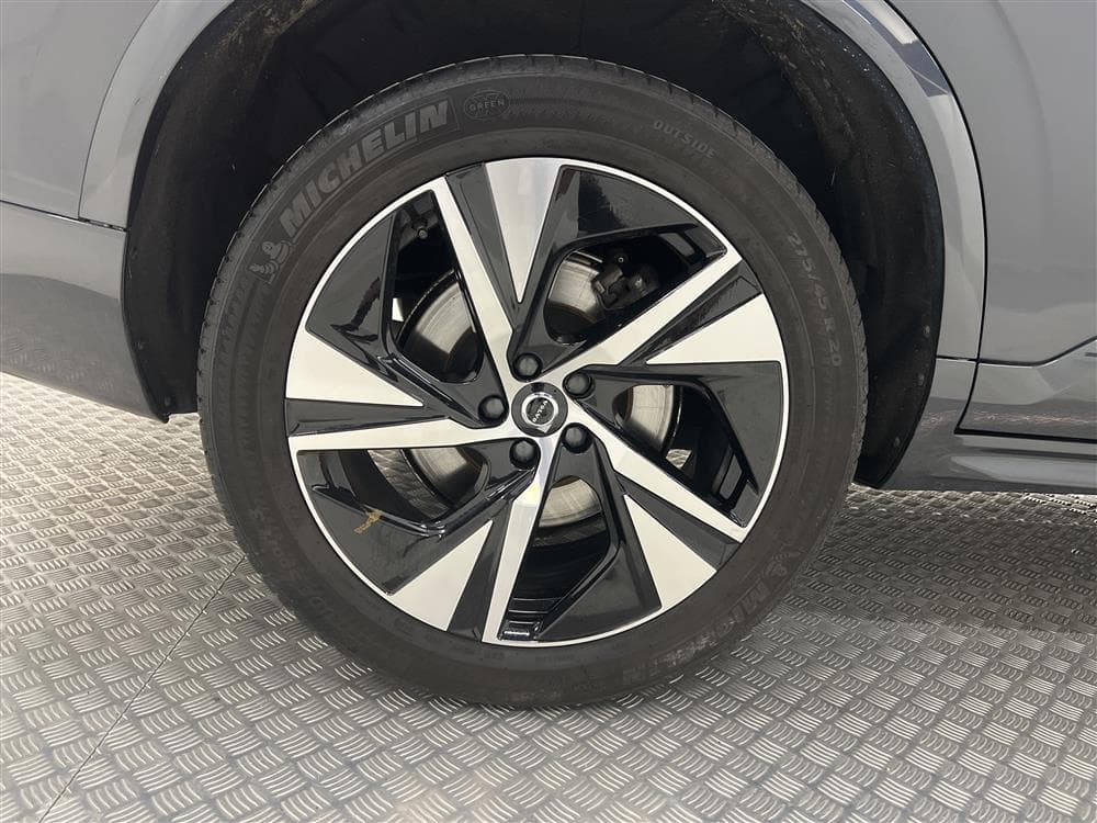 Volvo XC90 B5 235hk AWD R-Design 7-Sits D-Värm VOC Pano H/Kinteriör