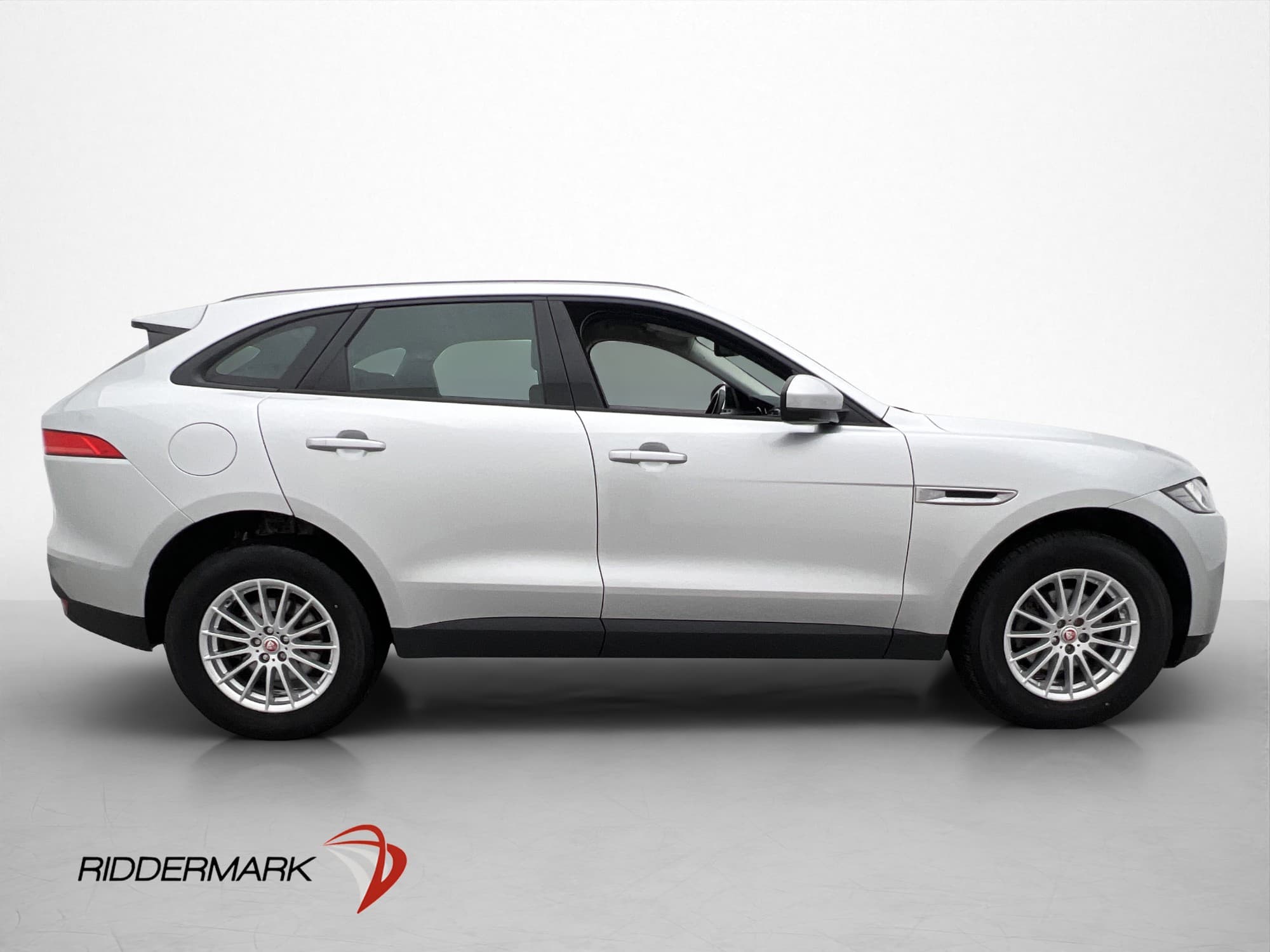 Jaguar F-Pace 20d 180hk AWD Meridian B-Kamera M-Värmare Navi