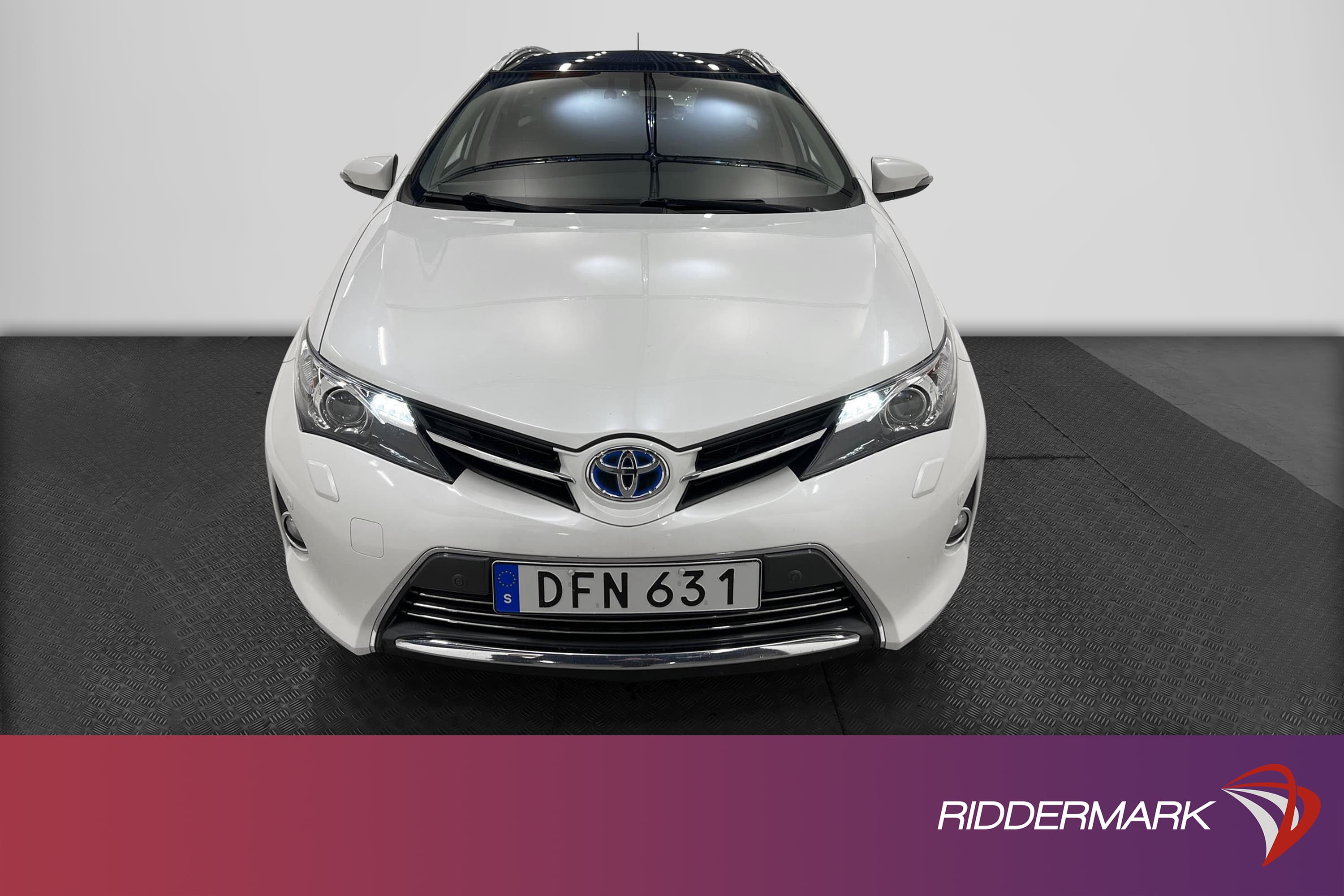 Toyota Auris Hybrid e-CVT 136hk Navi Pano B-Kam 0,40L/mil