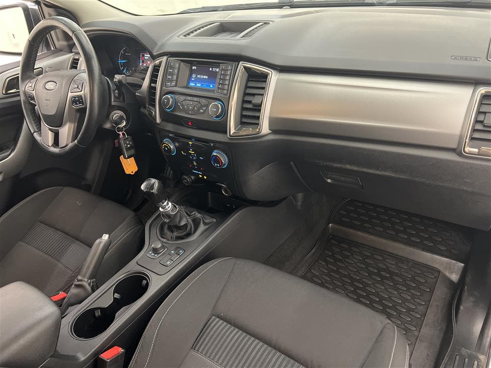 Ford Ranger 2.0 TDCi 4WD 170hk Värmare Dragkrok Moms interiör