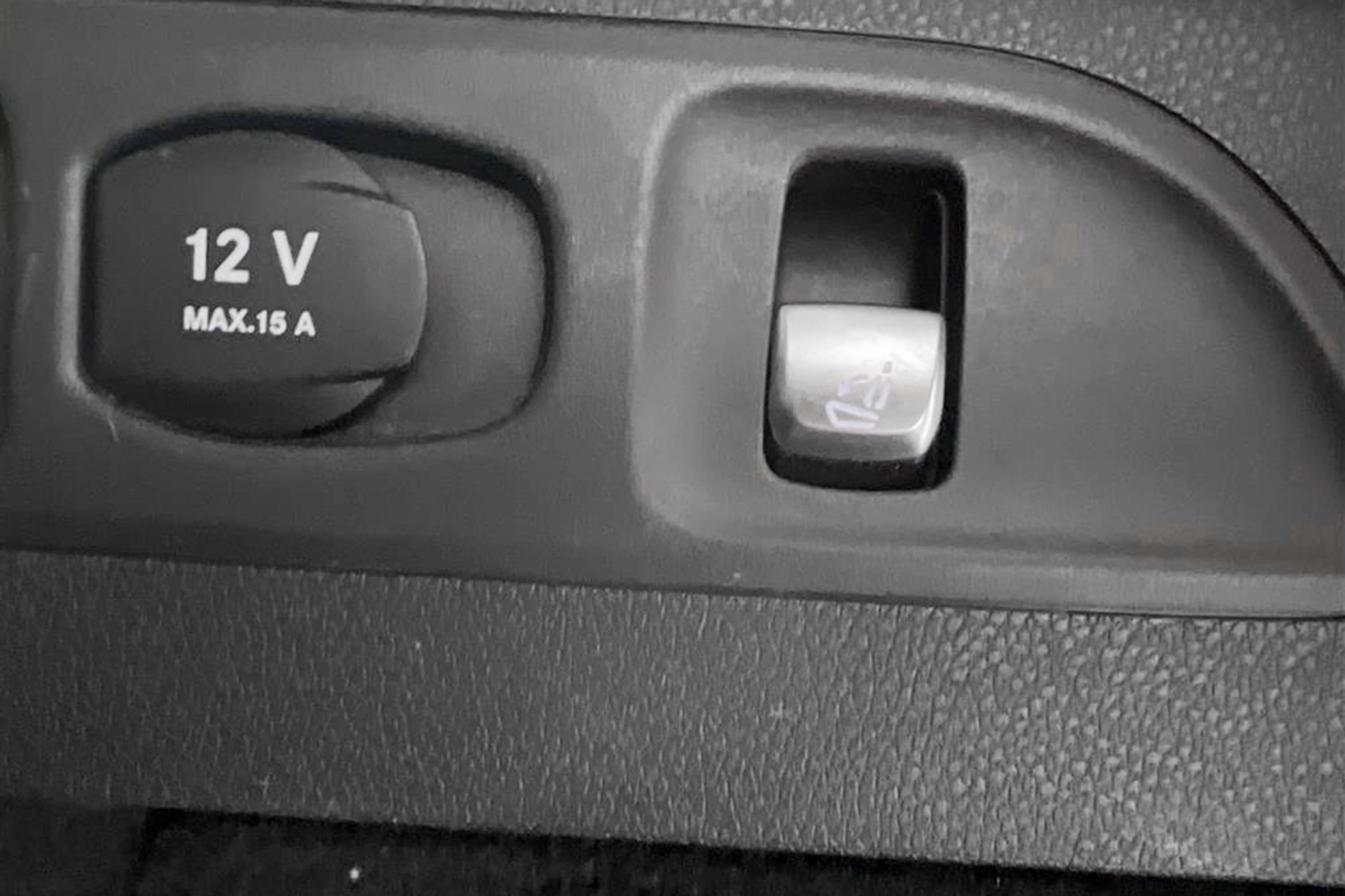 Mercedes-Benz E 220d 4M All-T 194hk D-värm Burmester 360°interiör