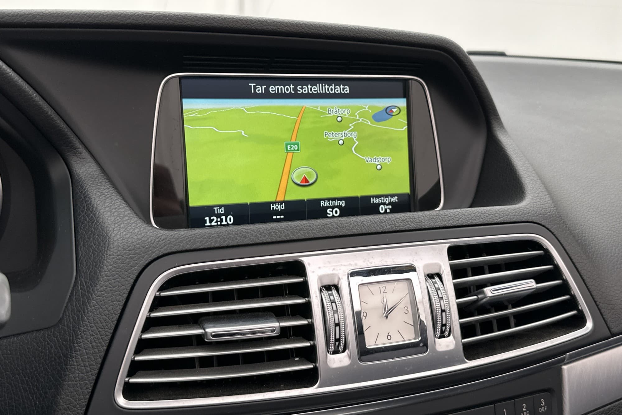 Mercedes-Benz E 250 Cabriolet AMG Kamera Skinn Navi Sensorer