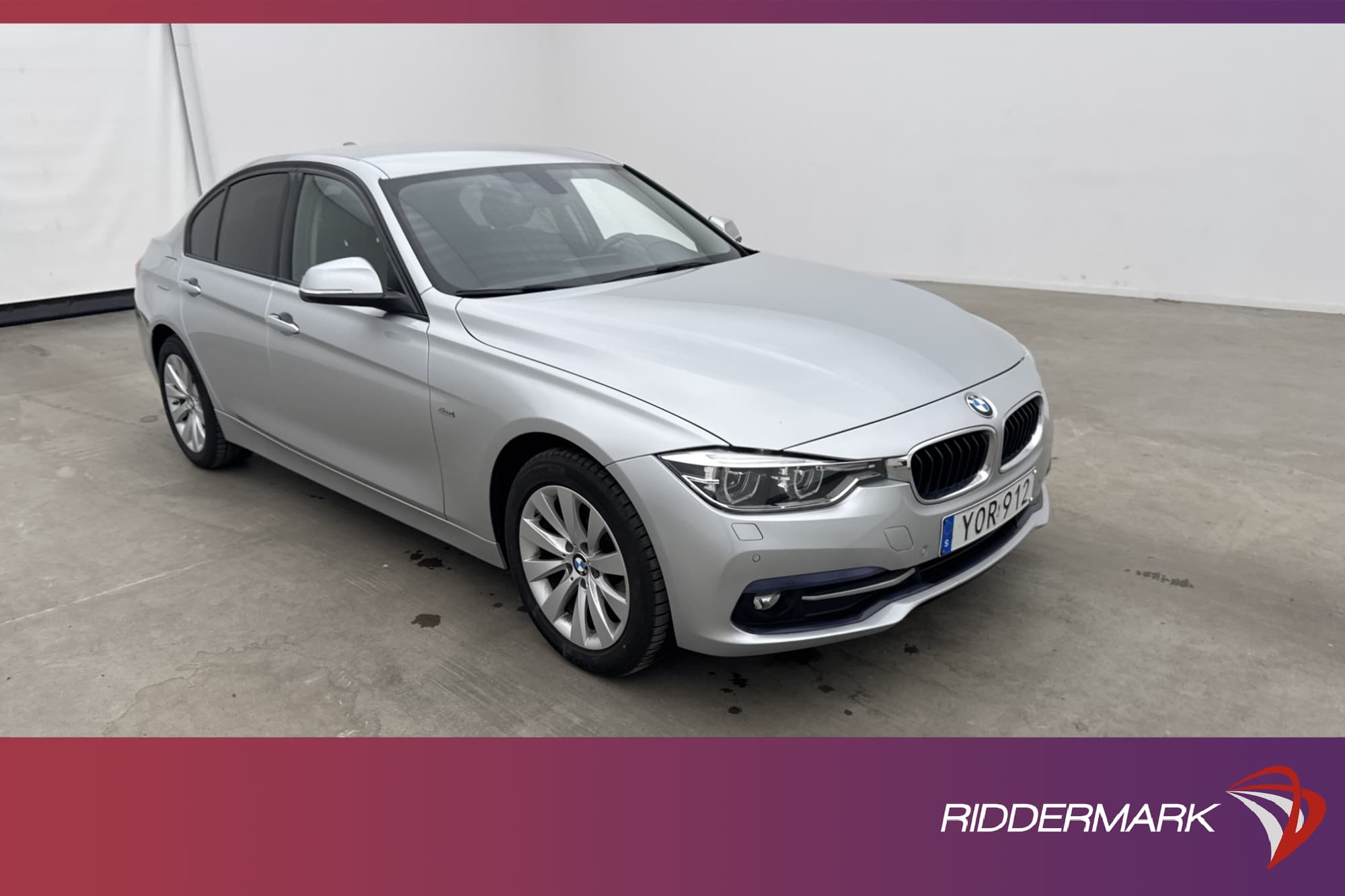BMW 320d xDrive Sport line Kamera Hifi Navigation Få Brukare