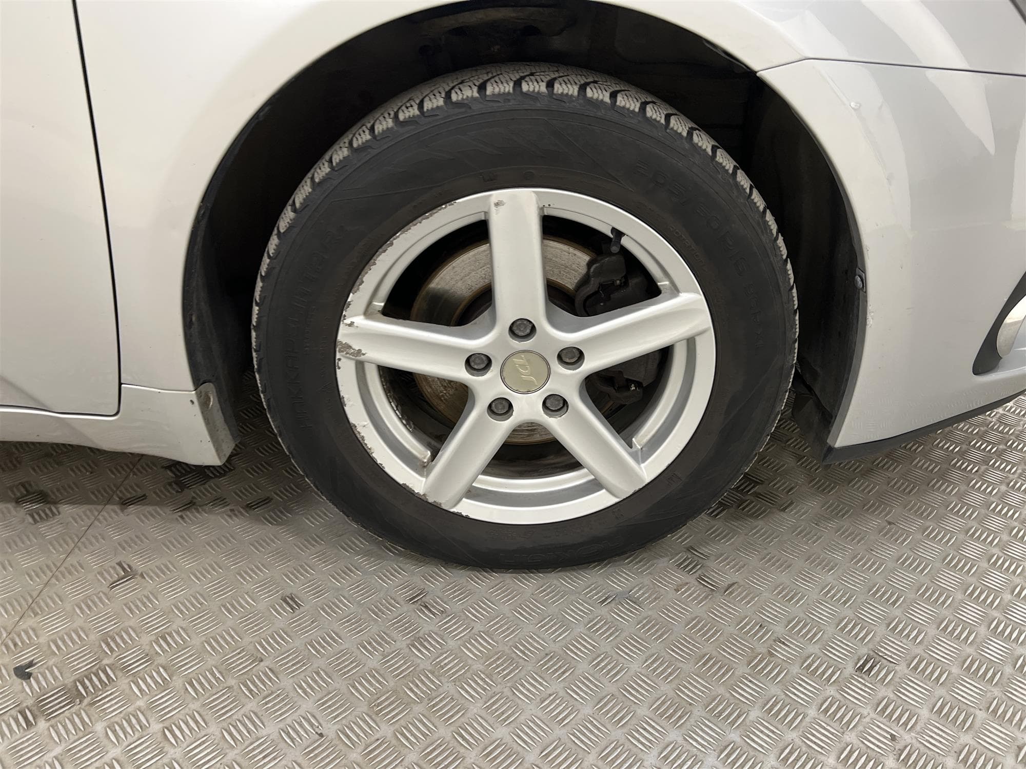 Toyota Avensis Kombi 2.0 D-4D 124hk BKamera Nyserv 0,46L/mil