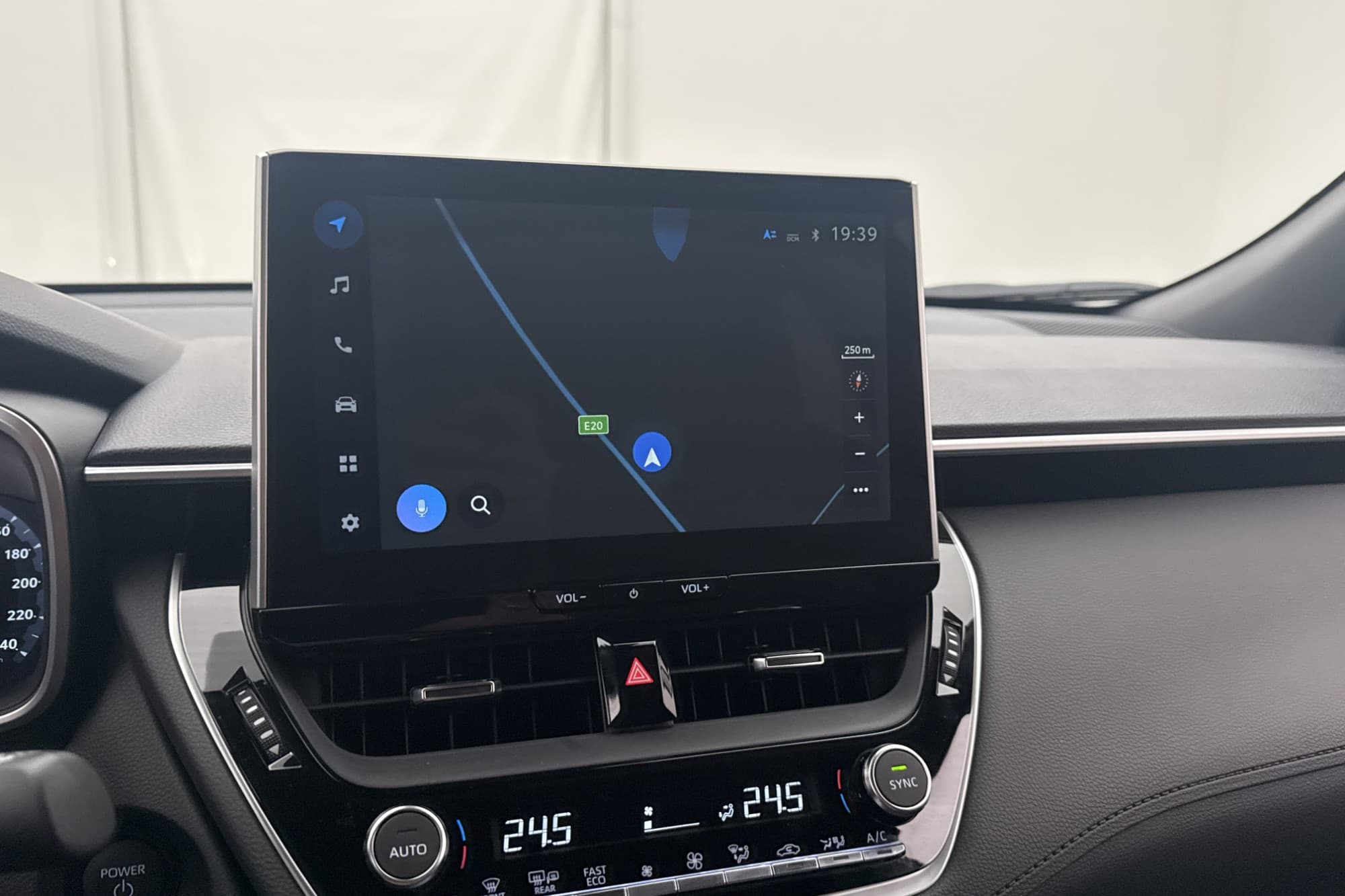 Toyota Corolla Cross Hybrid Style Kamera Rattvärme Keyless