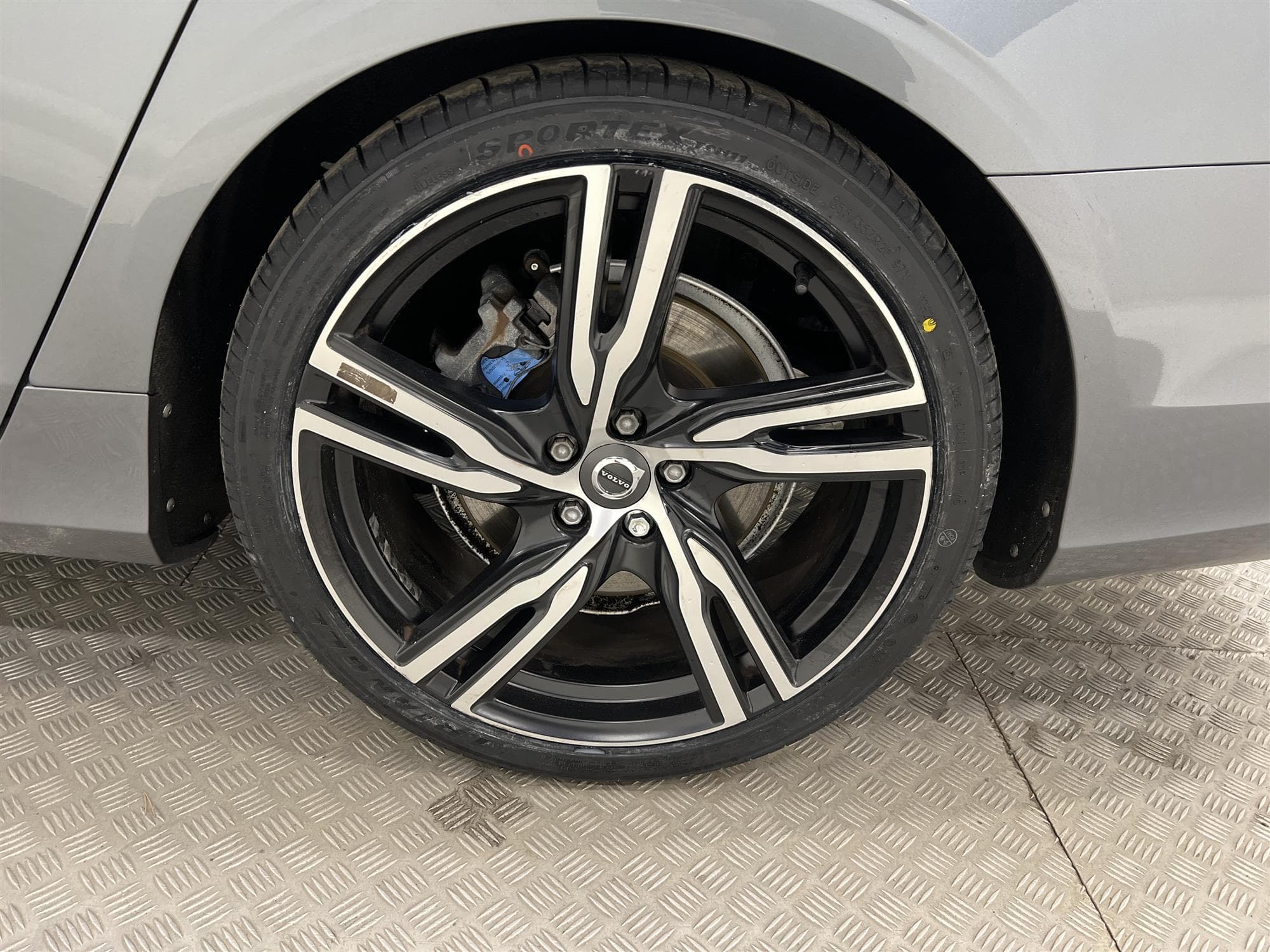 Volvo V90 T5 250hk R Design VOC B-Värm Navi BLIS Drag