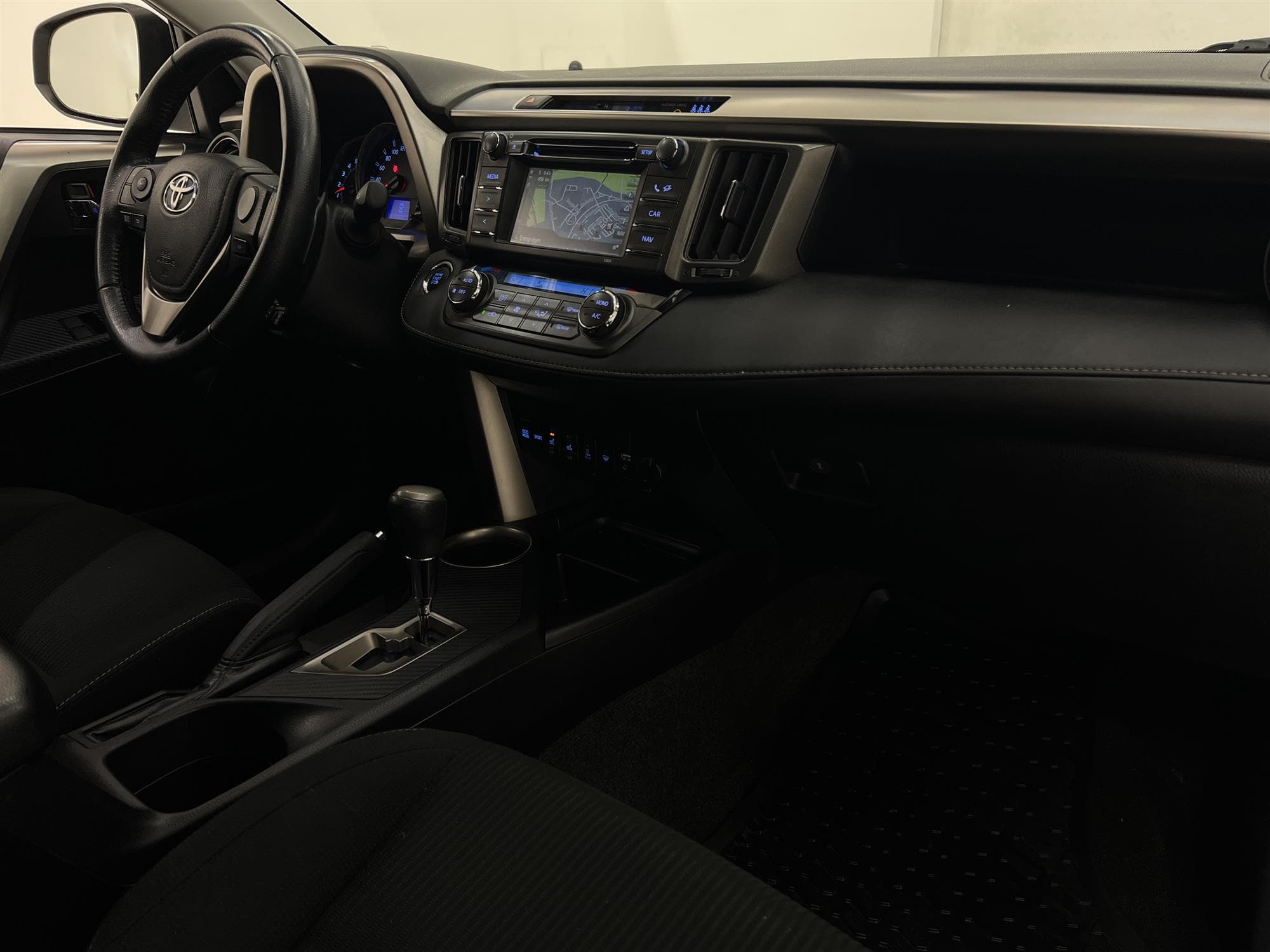 Toyota  RAV4 2.2 4x4 150hk Navigation  Dragkrok B-Kamera
