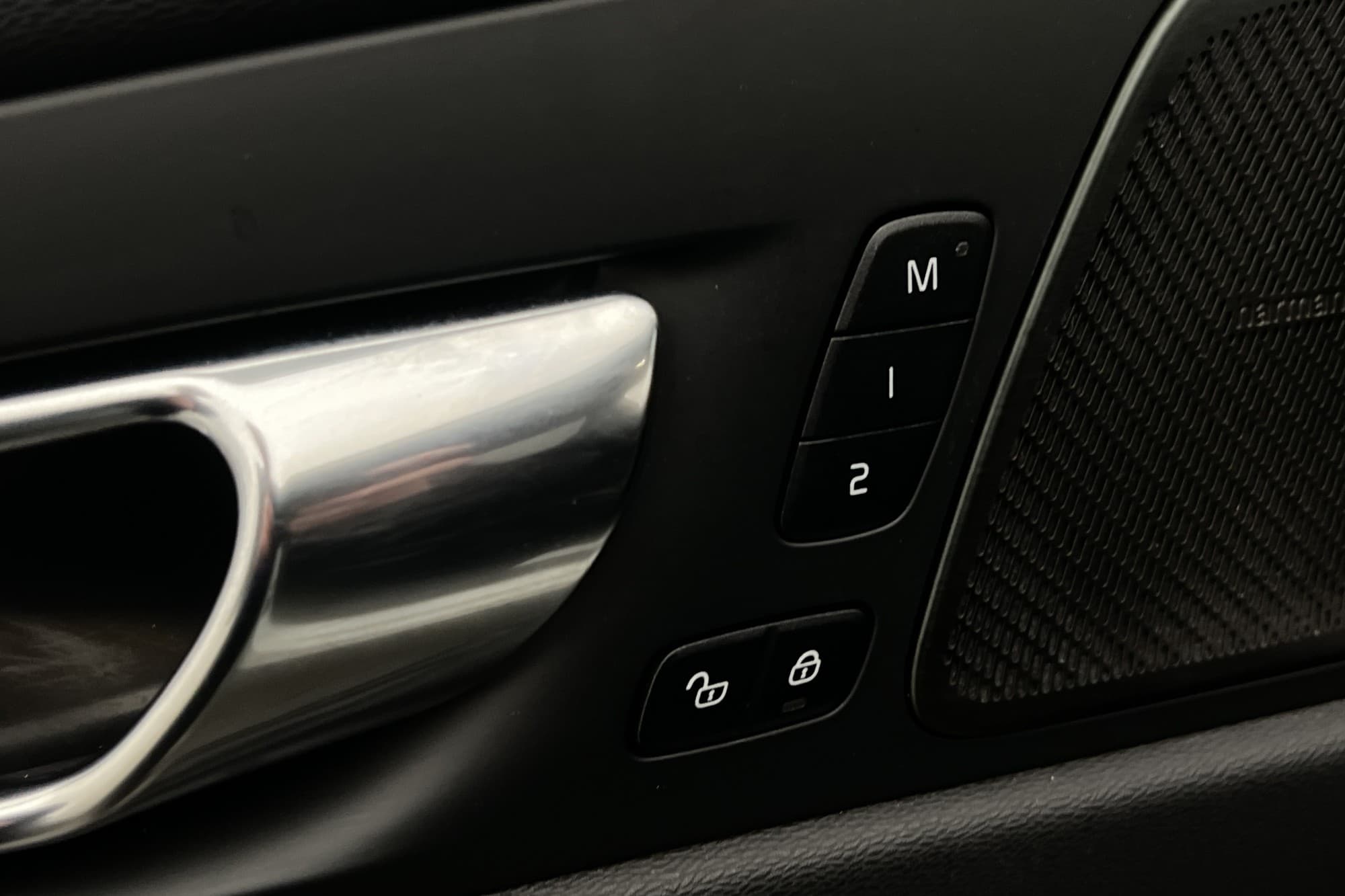 Volvo XC60 B5 AWD R-Design H/K 360° Värmare Adapt-fart Drag