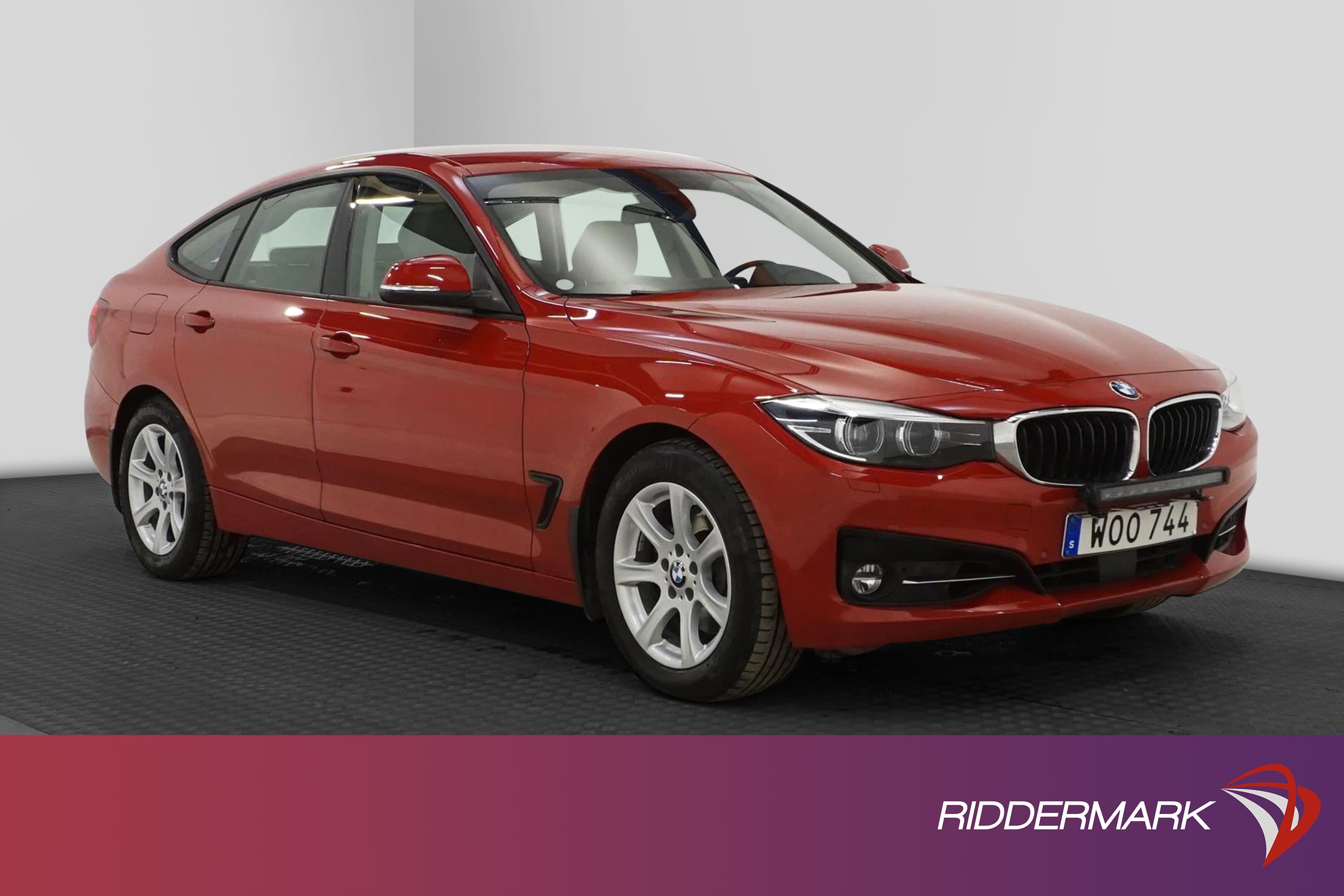 BMW 330i