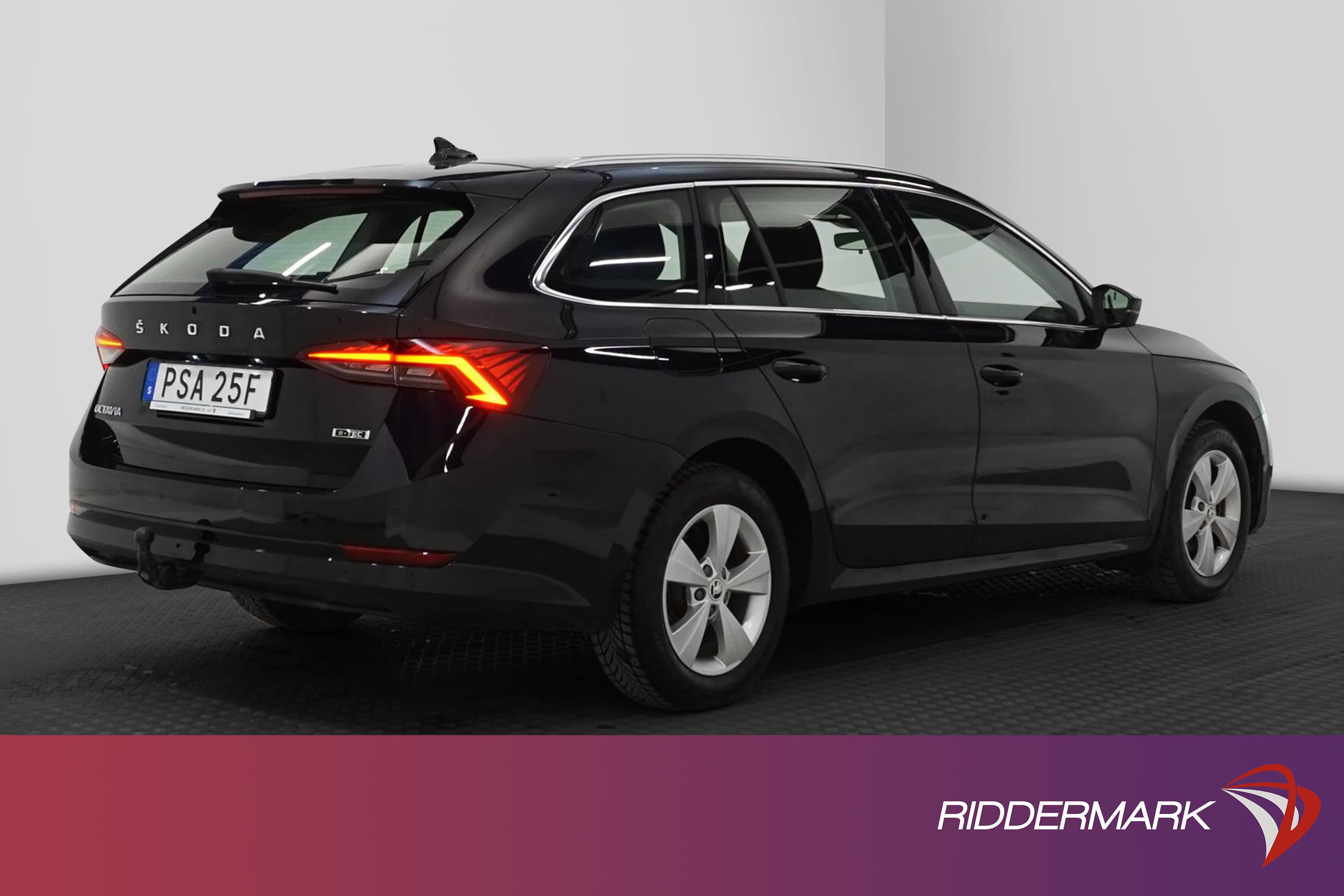 Skoda Octavia Kombi 1.0 TSI m-HEV 110hk Värmare Kamera Drag