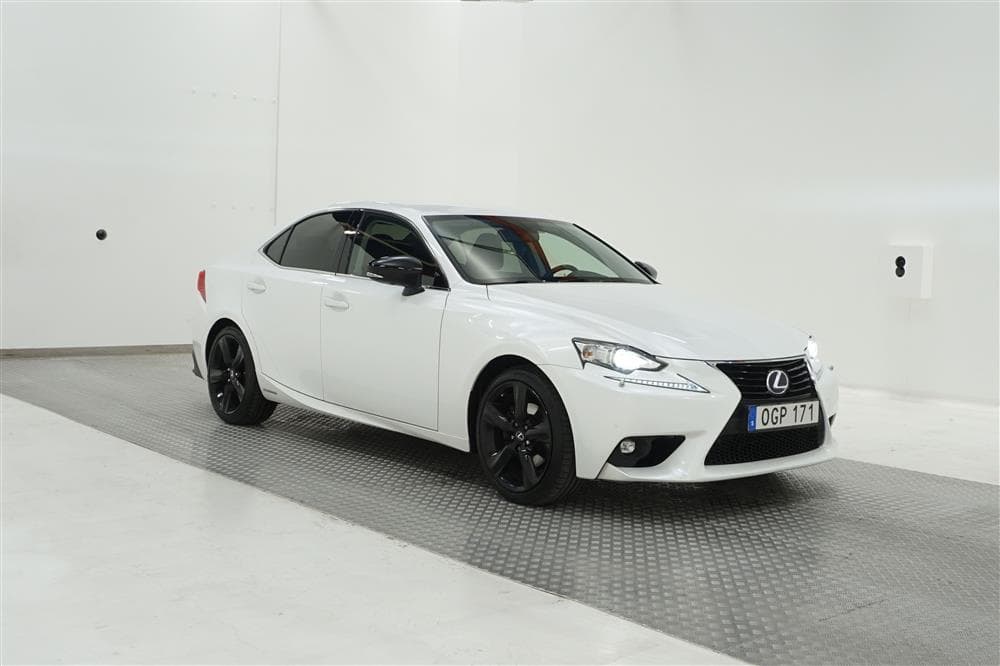 Lexus IS 300h 181hk