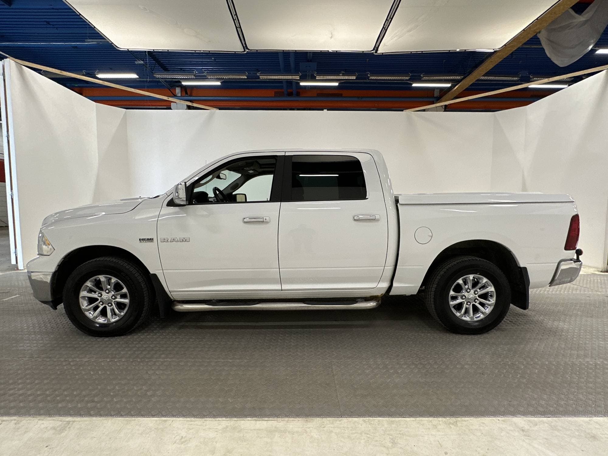 Dodge RAM Laramie 5.7 V8 395hk Navi B-Kamera Nyservad Moms 