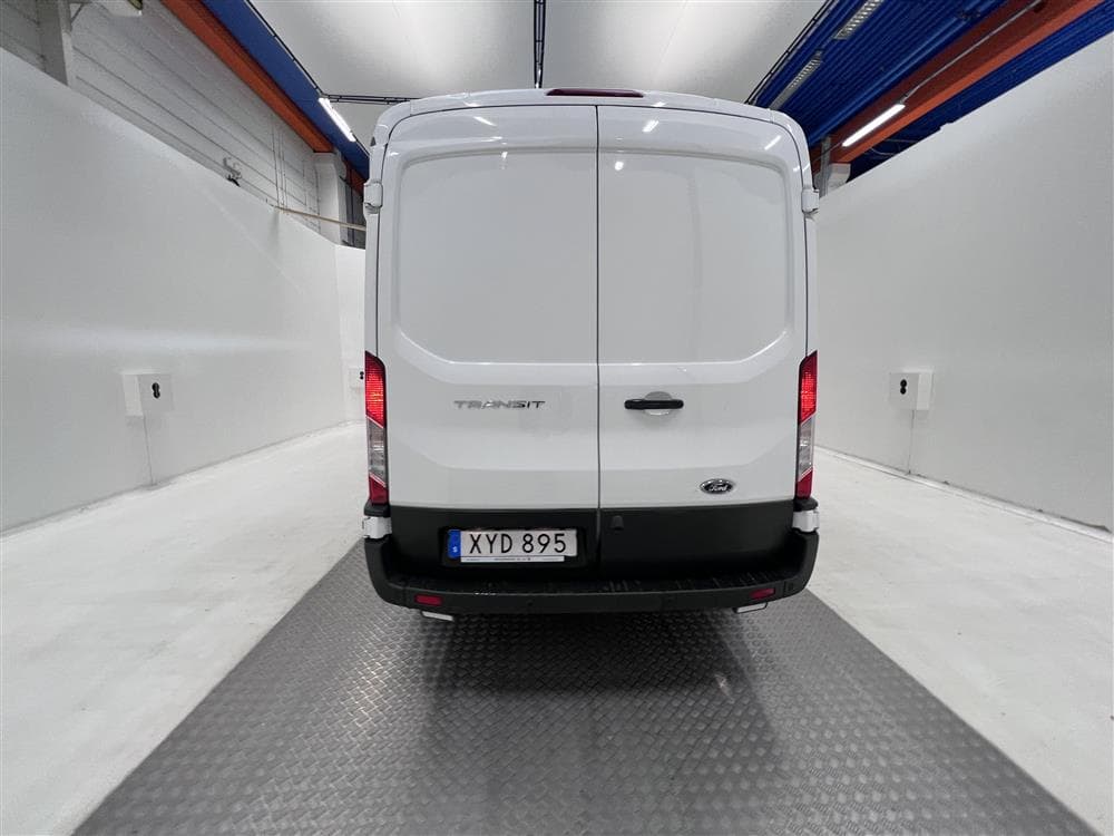 Ford Transit 2.0 TDCi Aut 130hk Eu6 L2H2 Värmare Moms