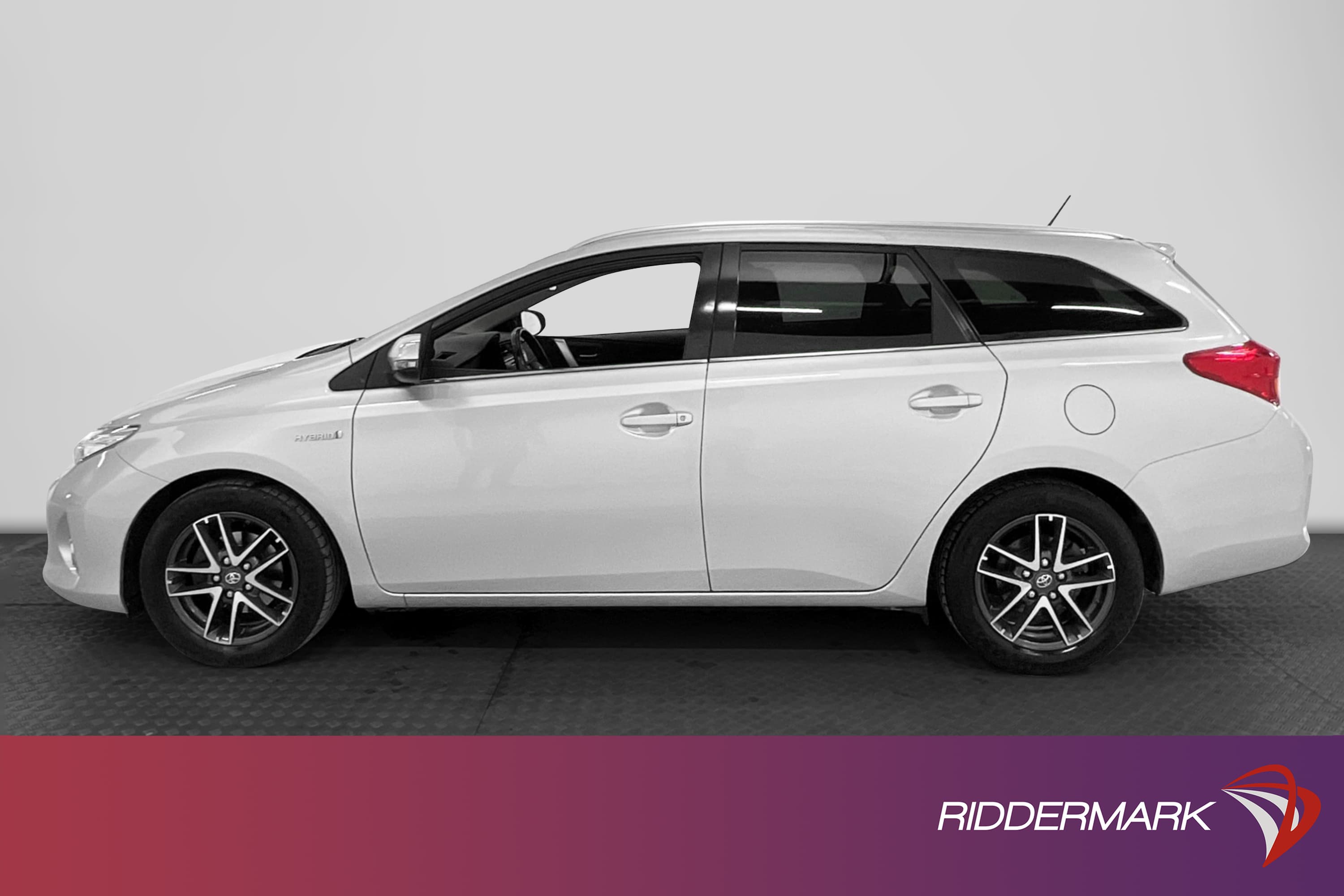 Toyota Auris TS Hybrid e-CVT 136hk 2 Bruk M&K-Värm B-Kam 