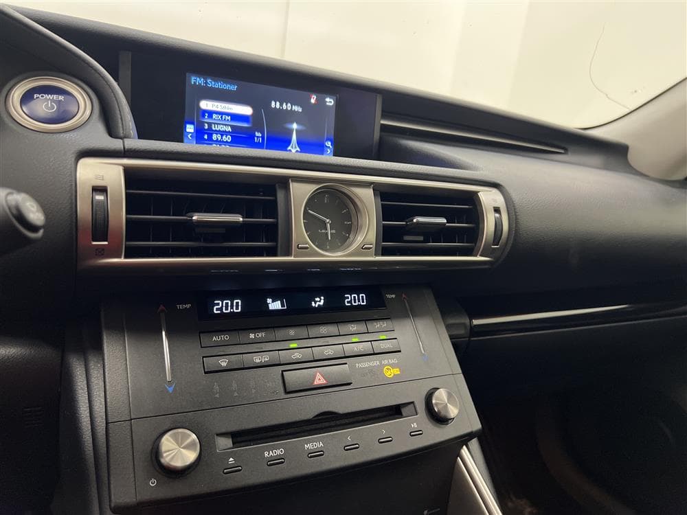 Lexus IS 300h Hybrid Special Edition Kamera Navi Keylessinteriör