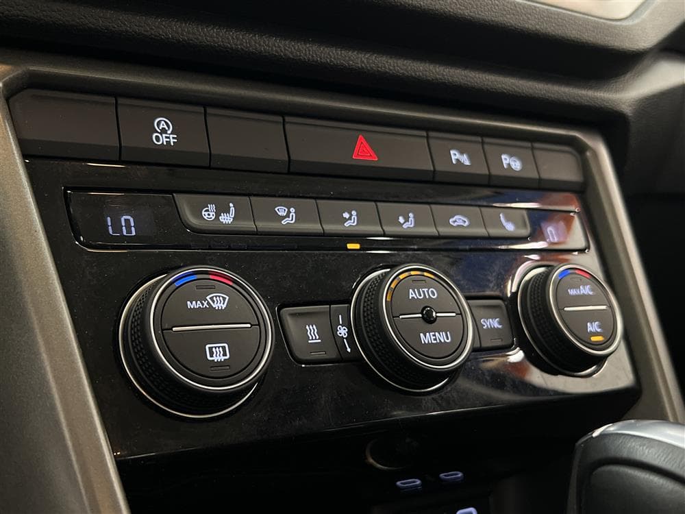 Volkswagen T-Roc 190hk 4Motion B-Värmare B-Kamera 1-Brukareinteriör