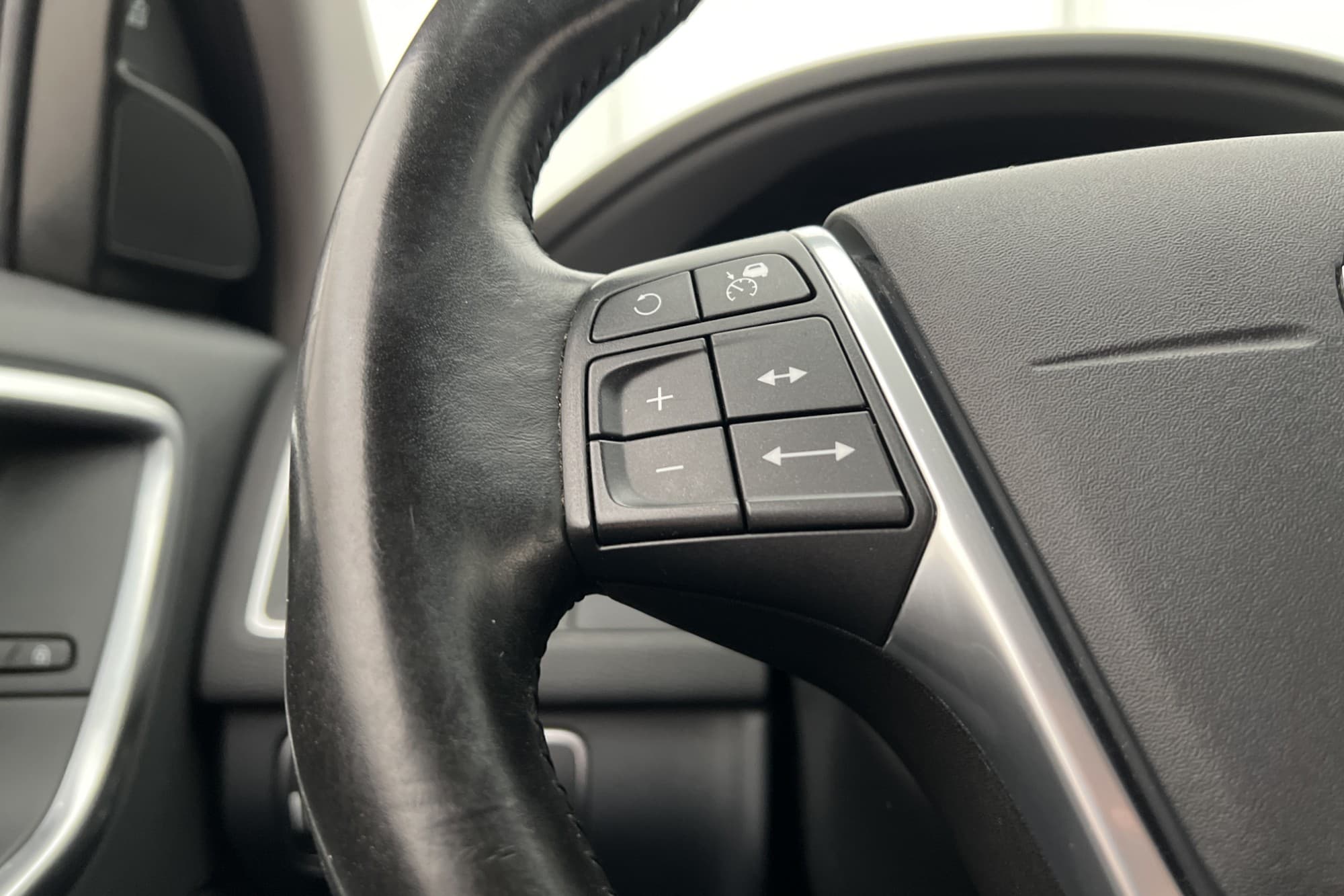Volvo XC60 D4 AWD 190hk Classic Summum BLIS Dragkrok Värmare