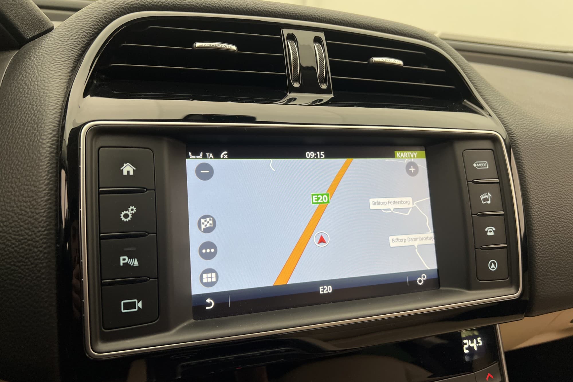 Jaguar XE 20d AWD 180hk Skinn Kamera Navi 0,47l/Mil