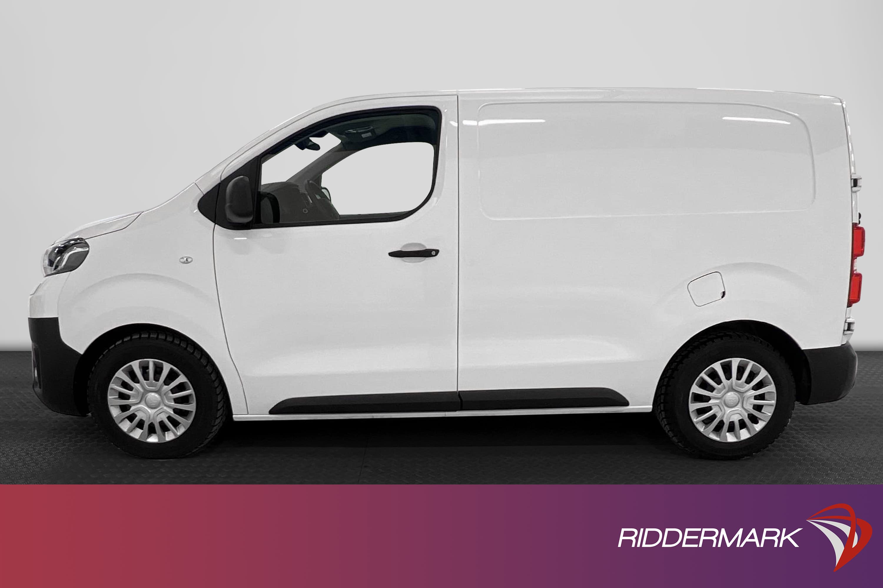 Toyota ProAce 1.5 120hk Värmare Drag PDC HUD Nyservad Moms
