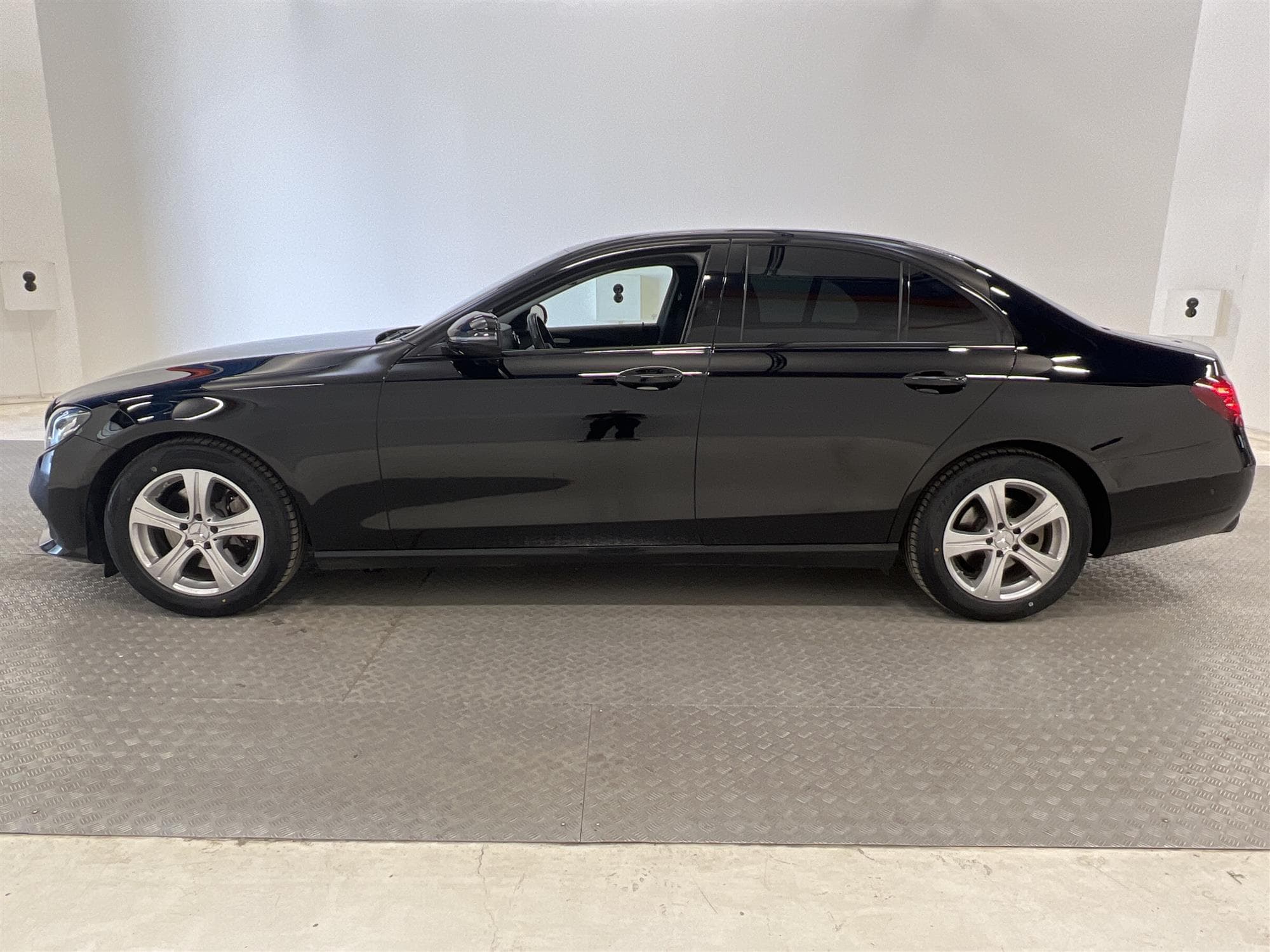 Mercedes-Benz E 220 d 9G 194hk