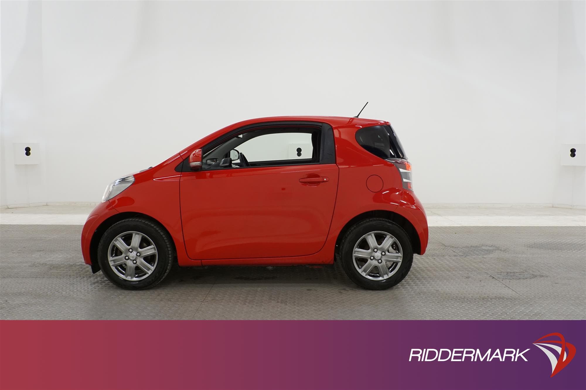 Toyota iQ 1.0 VVT-i  68hk Låg Skatt 0,44L/mil 
