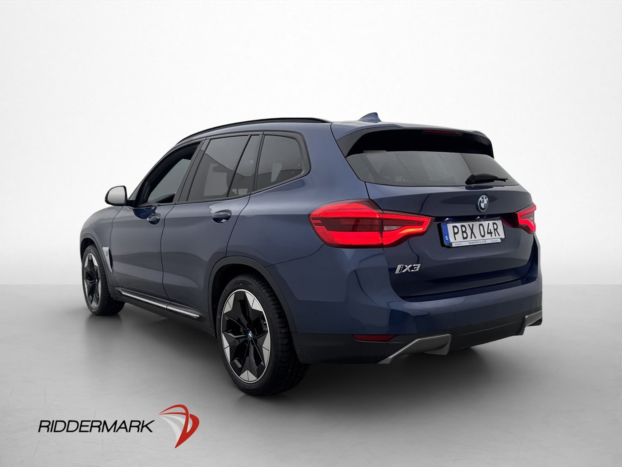 BMW iX3 286hk Impressive Pano H/K Drag Skinn 360° Navi HUD