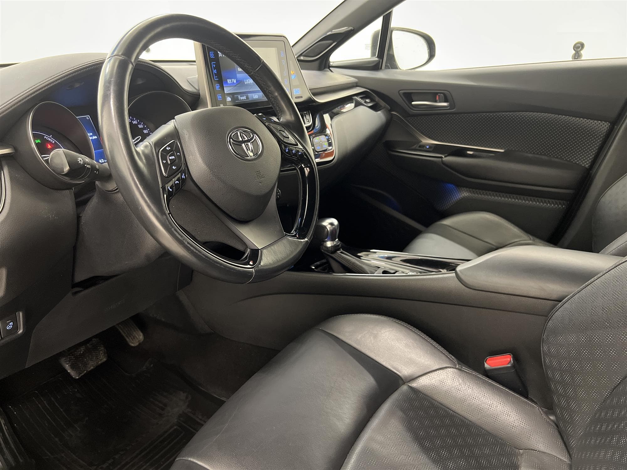 Toyota C-HR Hybrid 122hk JBL B-Kamera Svart Innertak Keyless