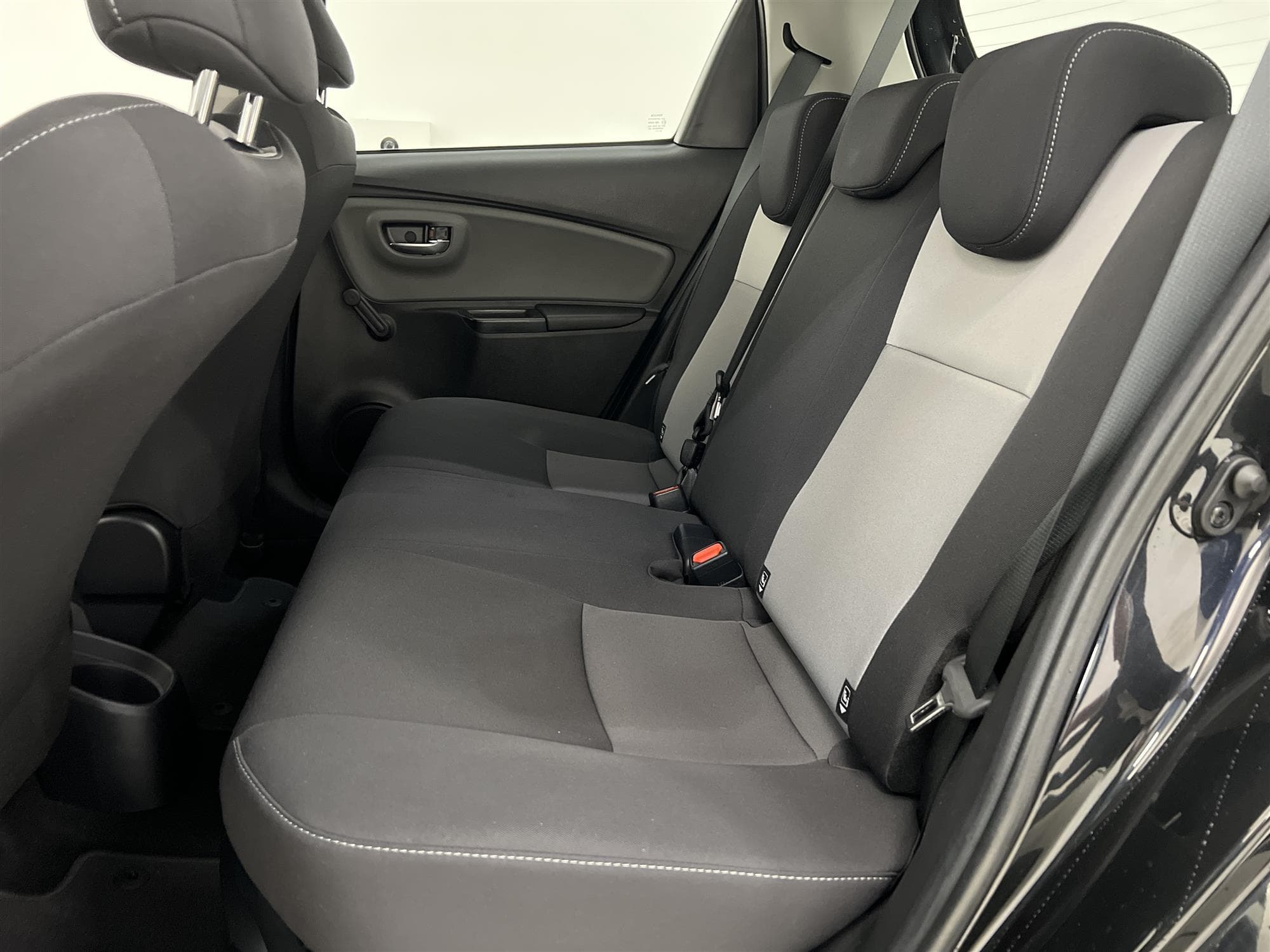 Toyota Yaris  Hybrid e-CVT 101hk 1 Brukare B-Kam 0,37L/mil