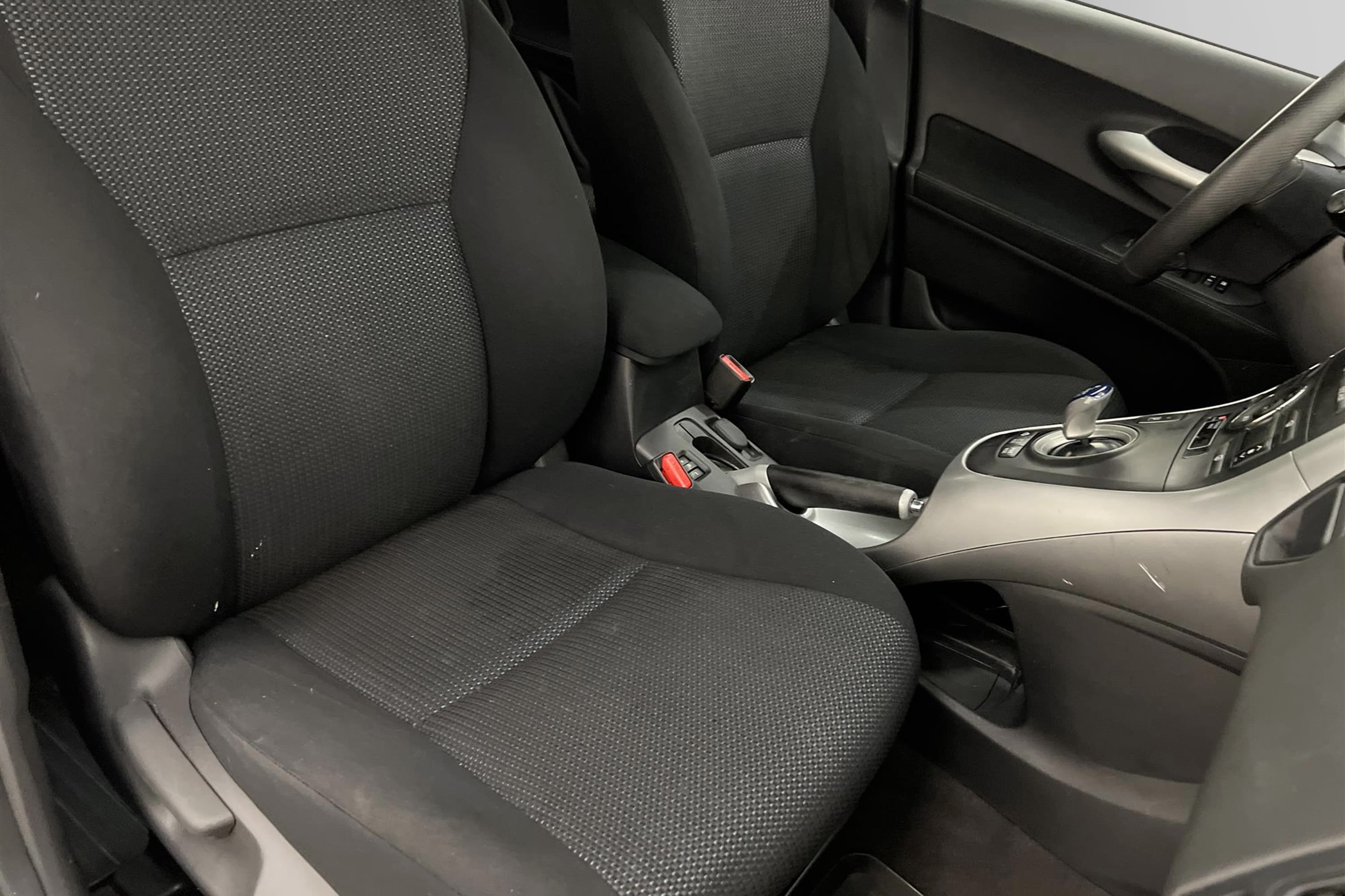 Toyota Auris Hybrid 136hk M&K-Värmare 360kr Skatt 0,38L/mil