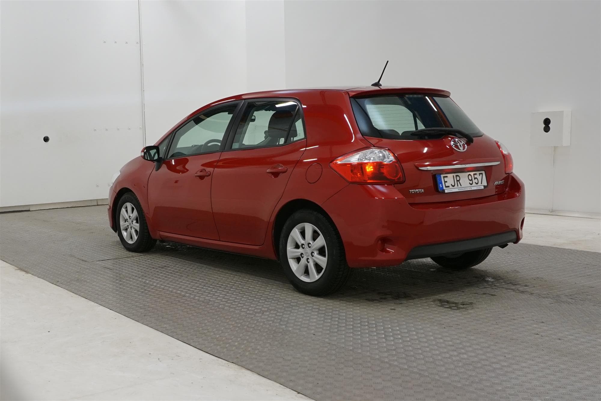 Toyota  Auris 1.4 90hk 2 brukare  Låg Skatt 0,45L/mil
