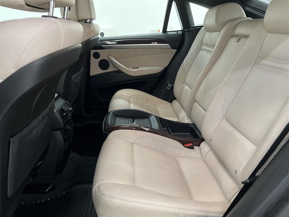 BMW X6 30d E71 235hk Skinn HuD T-lucka B-kam Drag Nyservadinteriör