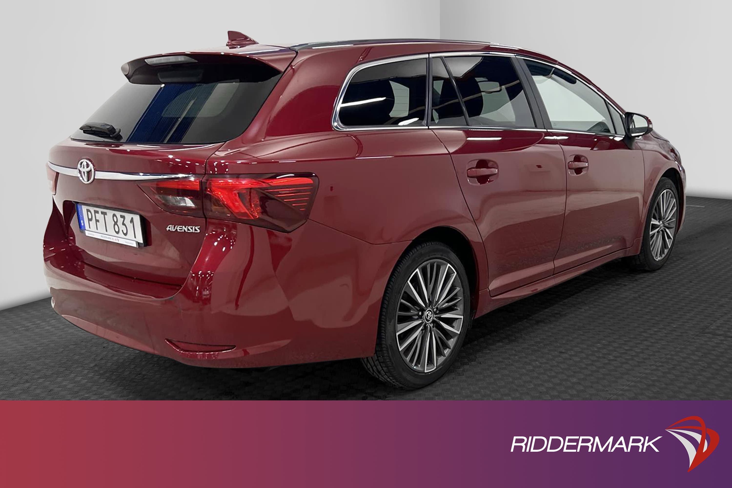 Toyota Avensis 1.8 147hk Skinn Backkamera 1 Brukare  