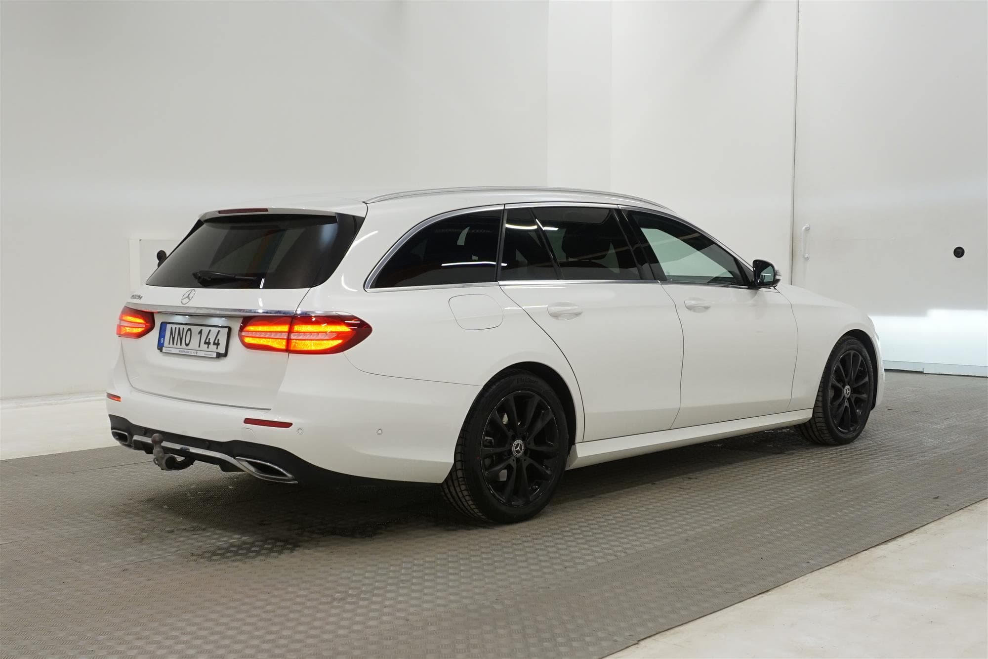 Mercedes-Benz E 220 T d 194hk AMG Pano Burmester 360° HUD