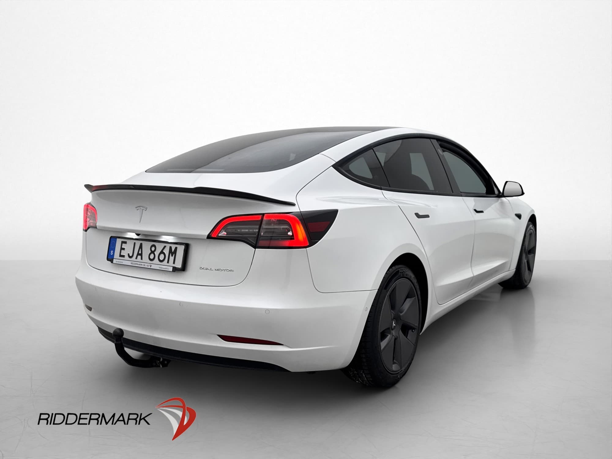 Tesla Model 3 Long Range AWD Autopilot Drag Svensksåld