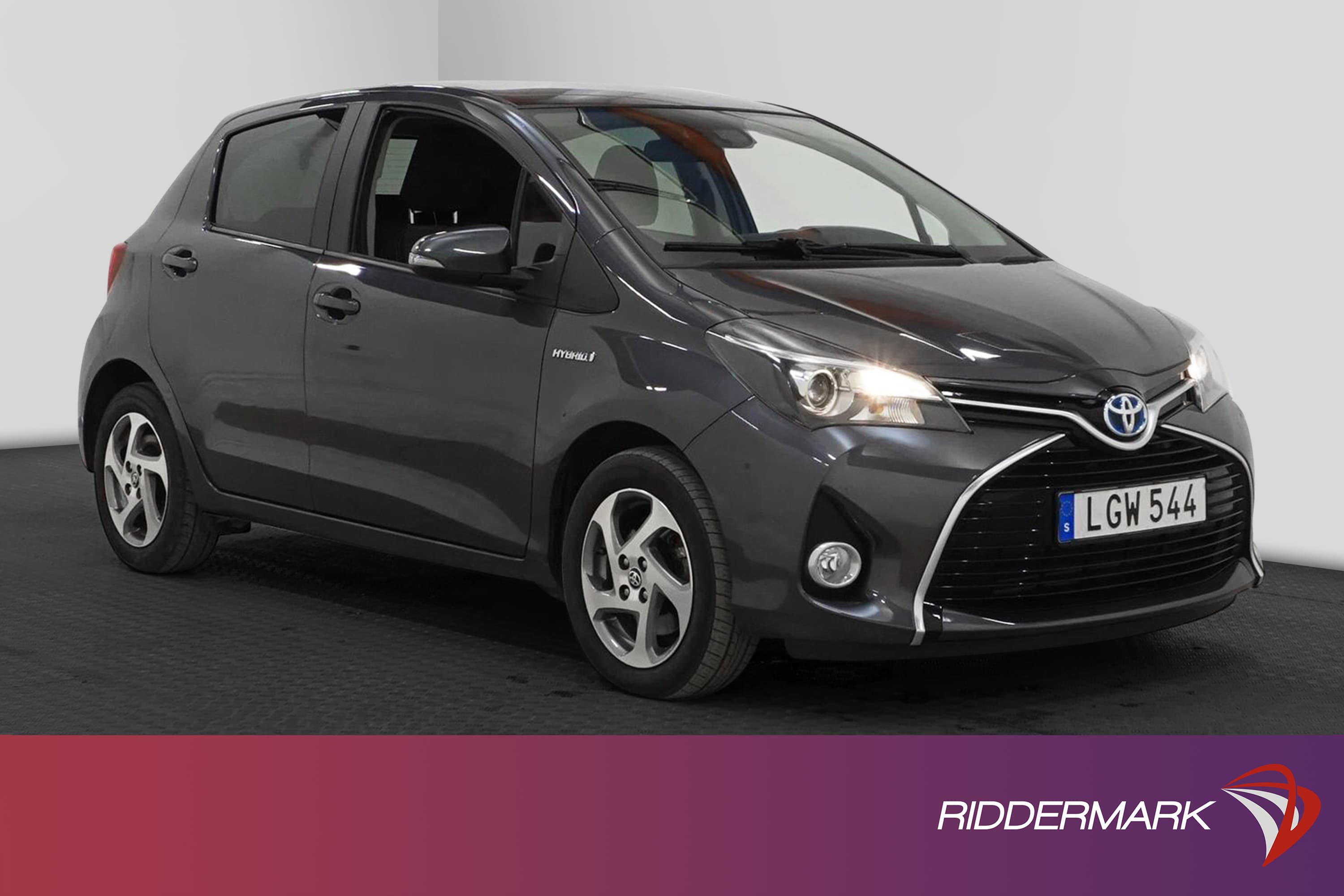 Toyota Yaris Hybrid e-CVT 101hk  B-Kamera Nyservad 0,33L/mil