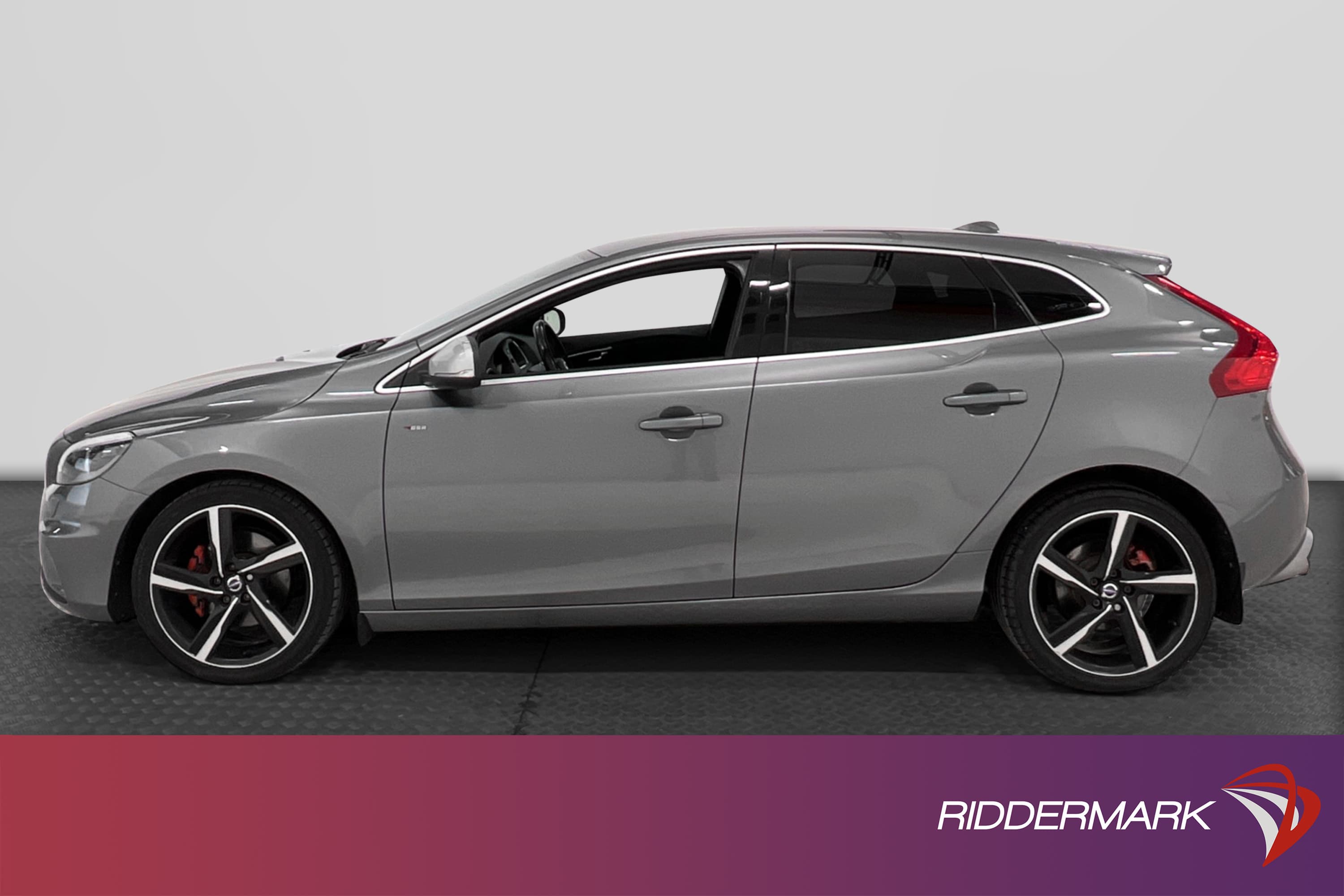 Volvo V40 T2 122hk