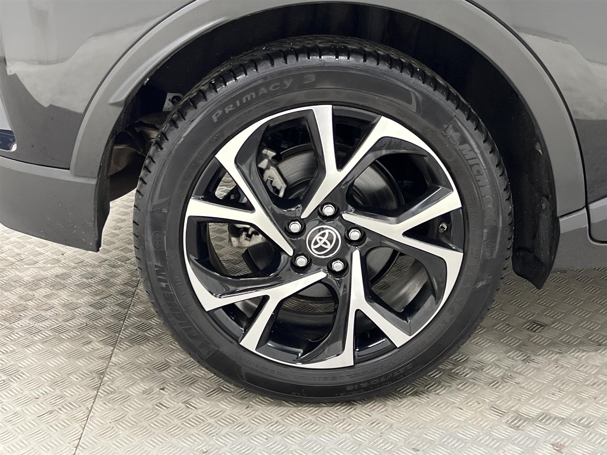 Toyota C-HR Hybrid CVT122hk  Drag JBL B-Kamera 0,38L/mil