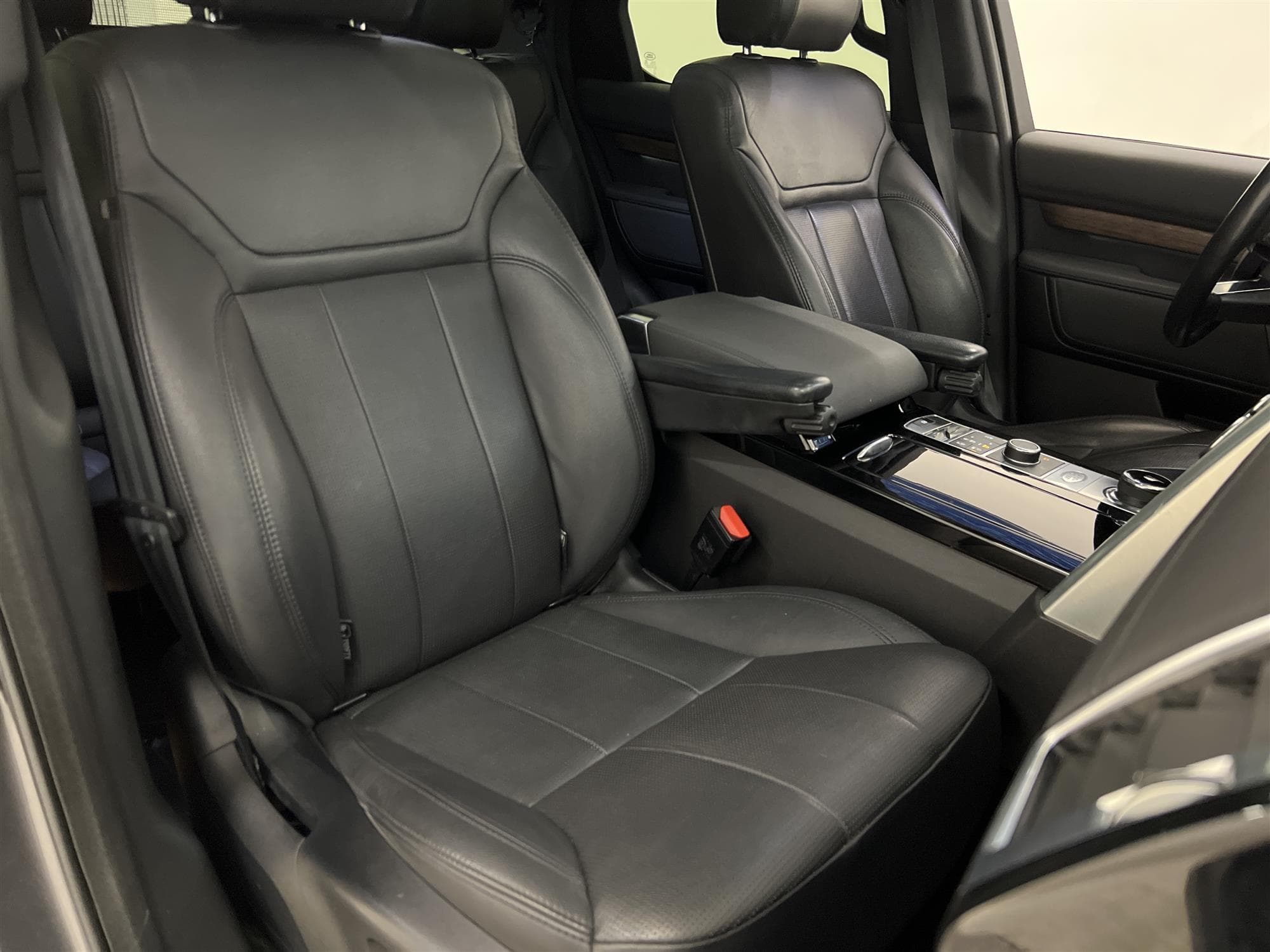 Land Rover Discovery 2.0 TD4 4WD 180hk HSE Pano Merdian Navi