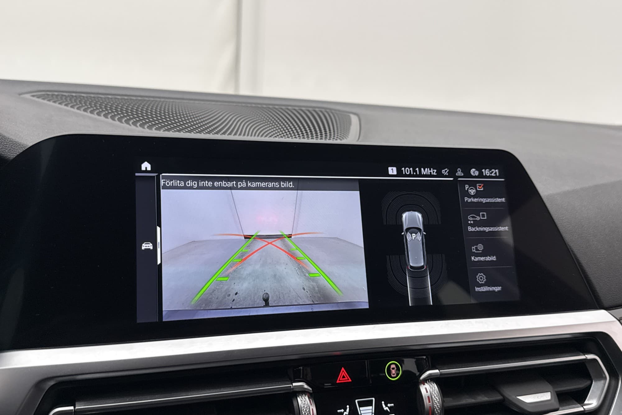 BMW 320 d xDrive Sport line Kamera Navi 3-Zons Ambient Drag