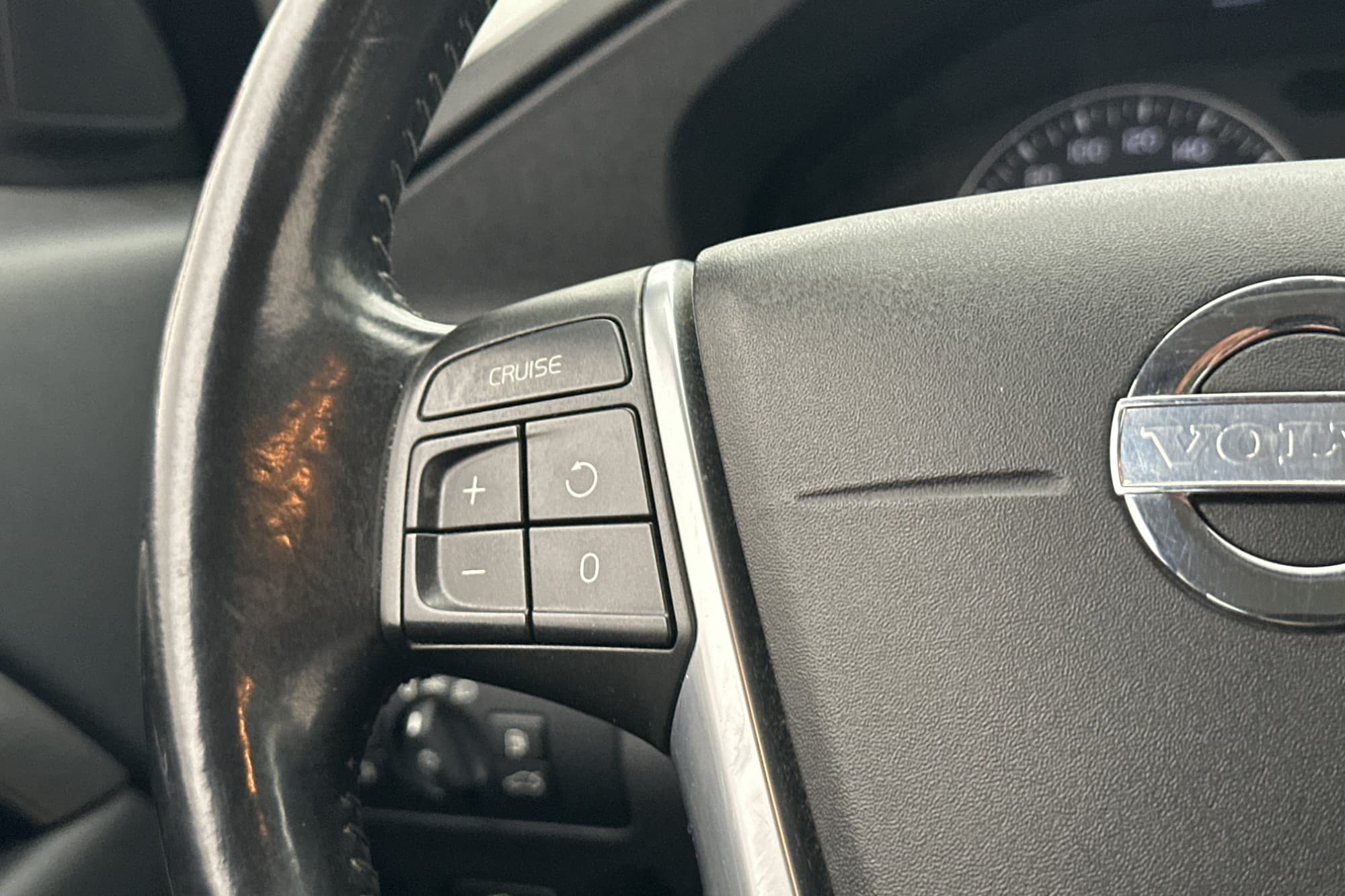 Volvo V70 2.4D 170hk Momentum D-Värm Halvskinn Dragkrok