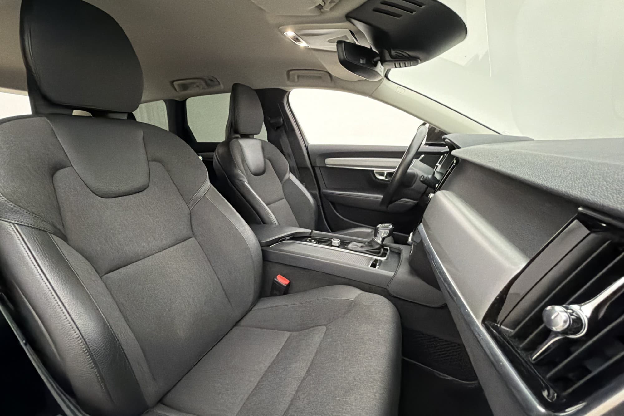 Volvo V90 D4 Momentum Värmare Rattvärme Adapt-fart CarPlay