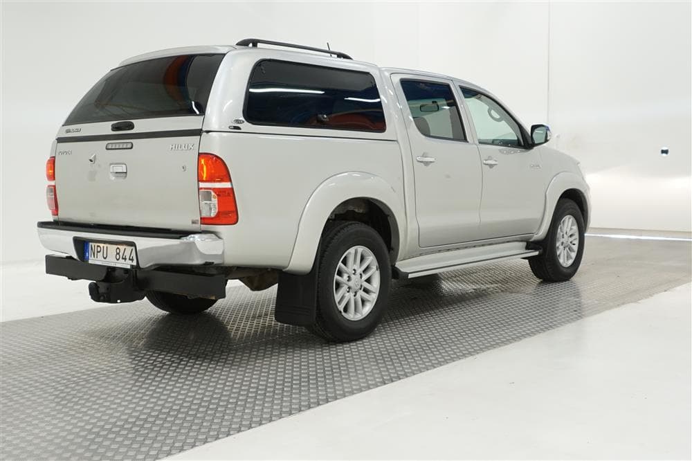 Toyota Hilux 3.0 D-4D SR+ 4WD Aut Nav B-kamera 171hk Moms