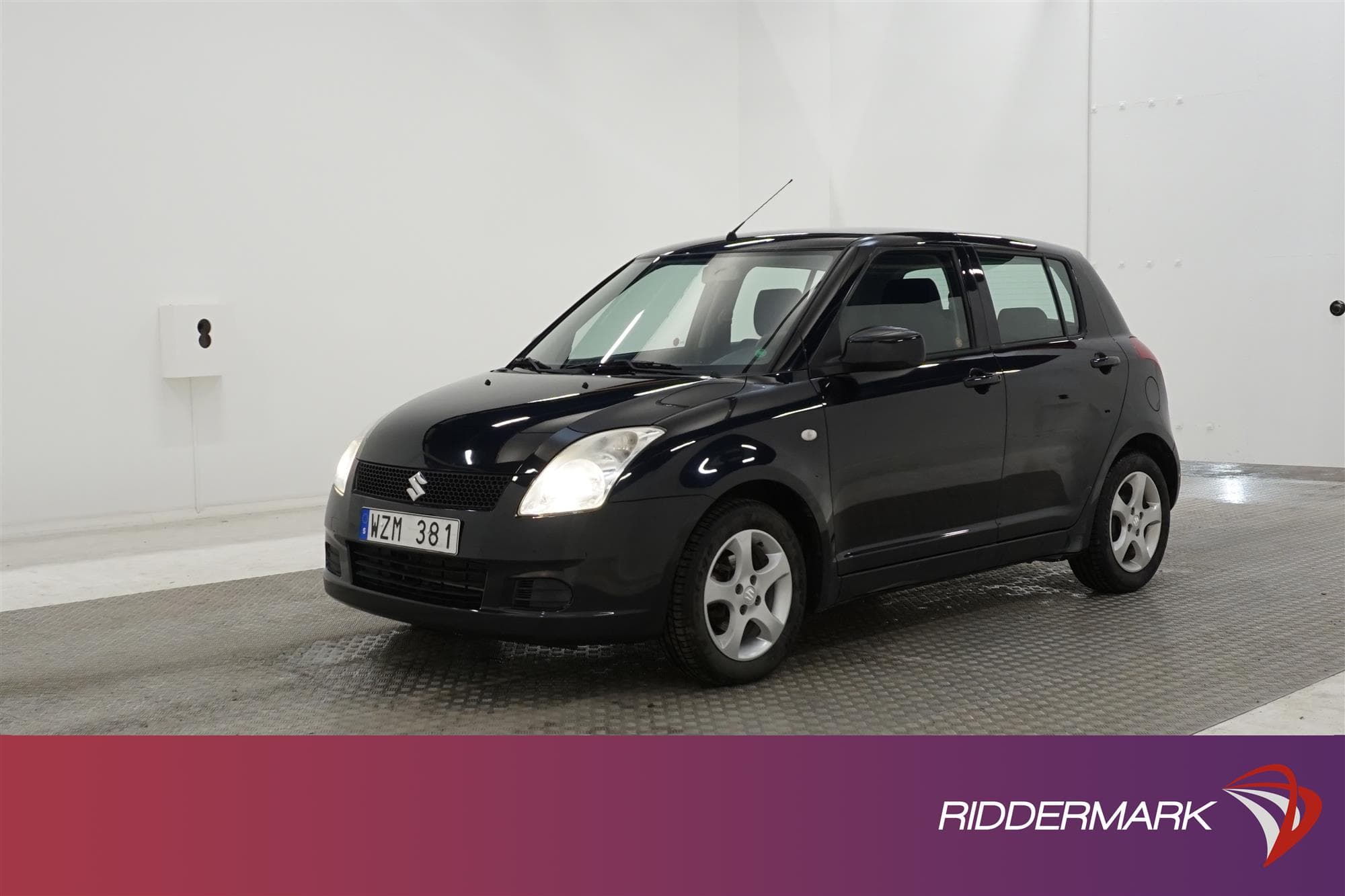 Suzuki Swift 1.3 92hk  2 Brukare Nyservad Låg Skatt